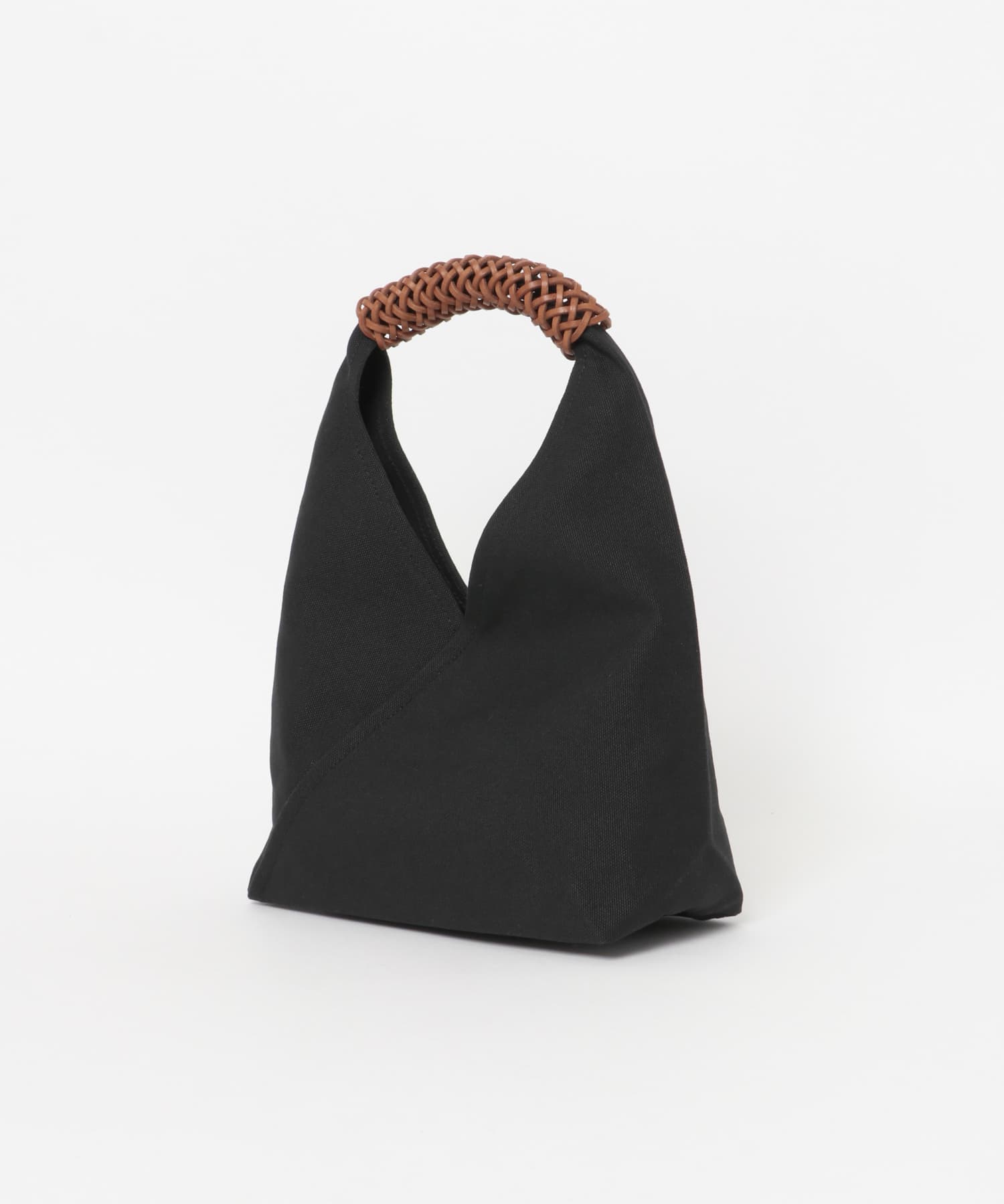 KAMARO’AN　Woven Triangle Bag 36 Black one