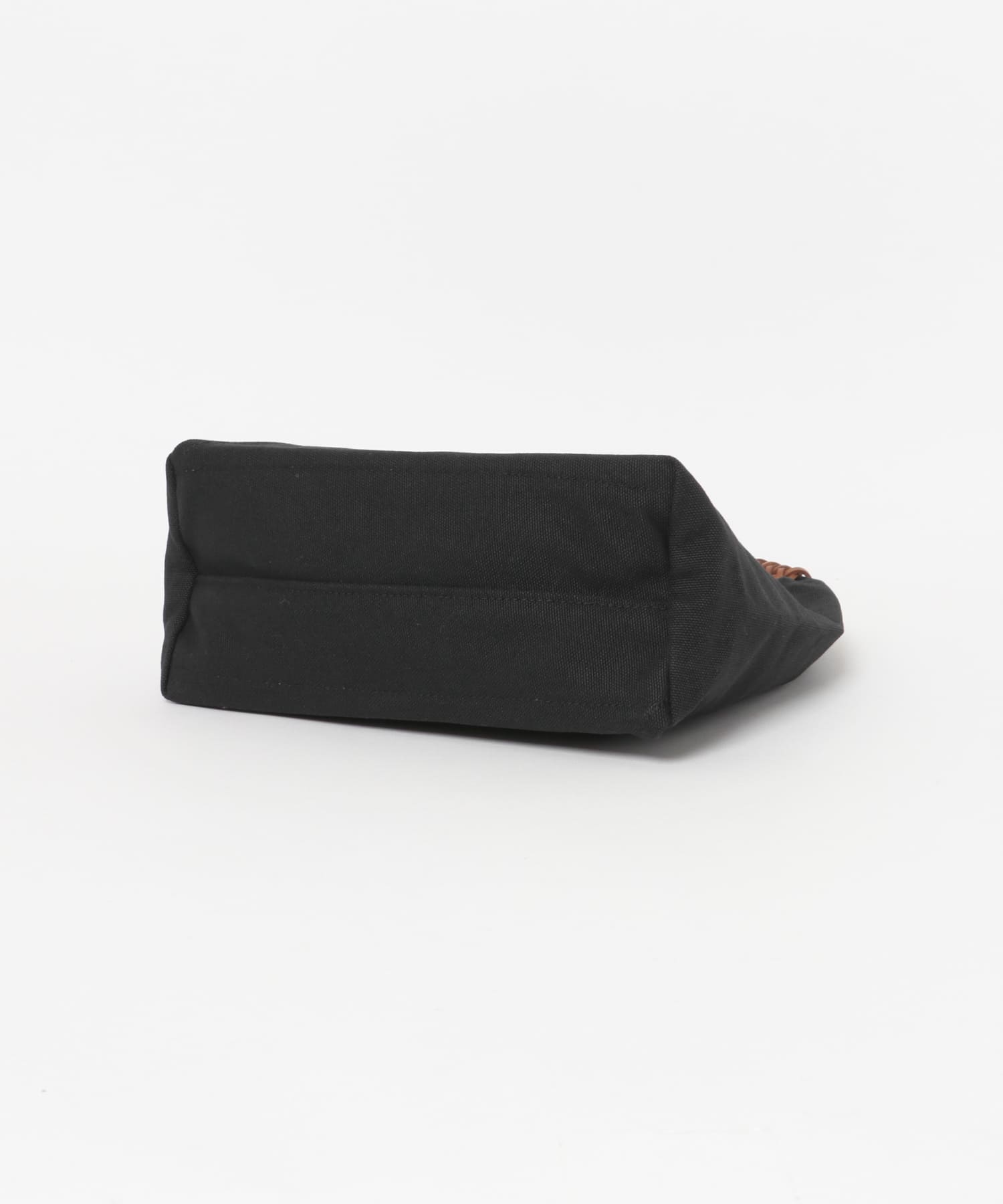 KAMARO’AN　Woven Triangle Bag 36 Black one