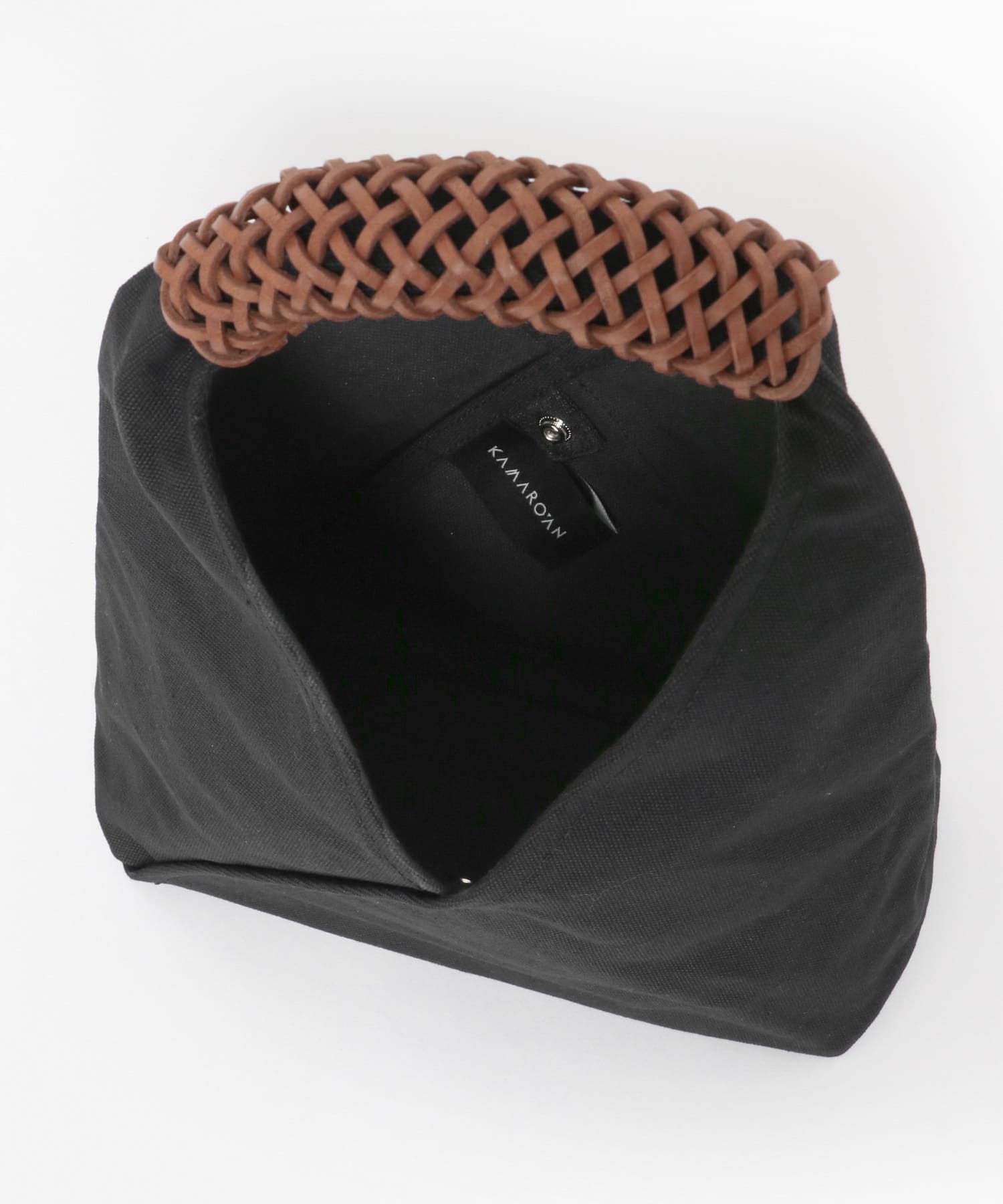 KAMARO’AN　Woven Triangle Bag 36 Black one