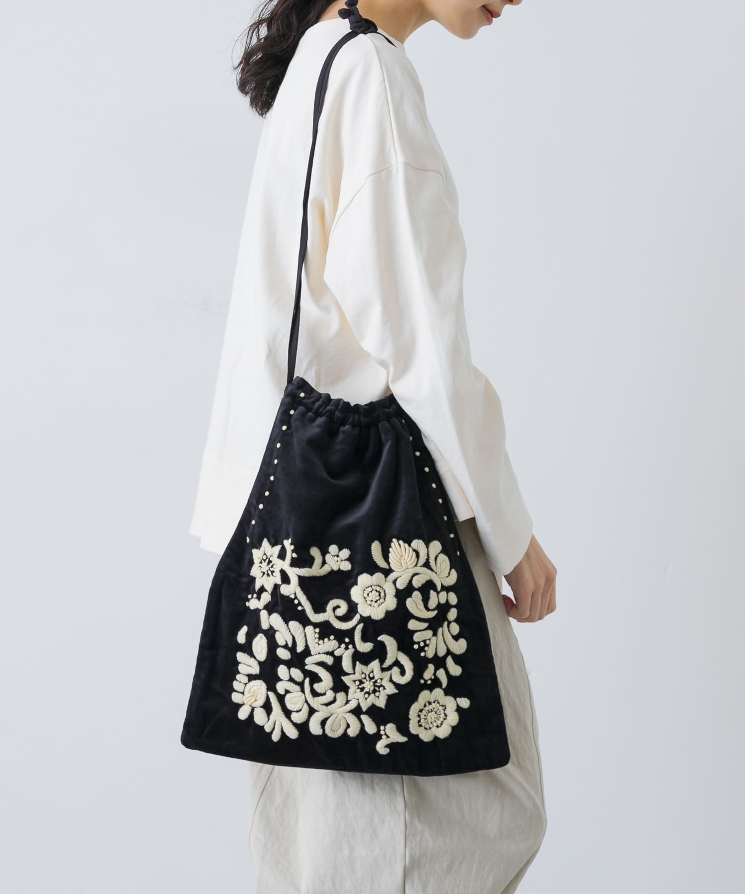 Khadi&co　VELVET Embroidery Bag