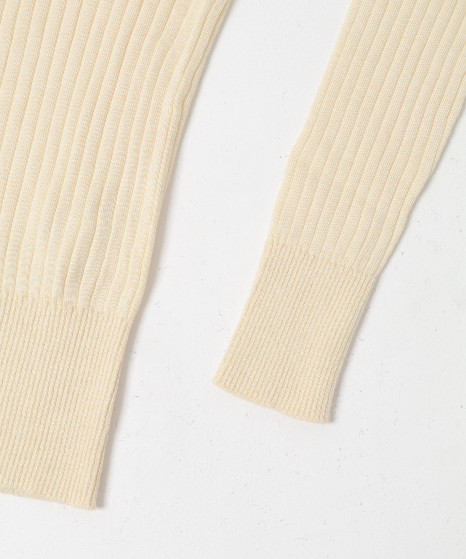 susuri　ポエータハイネックセーター off white 1