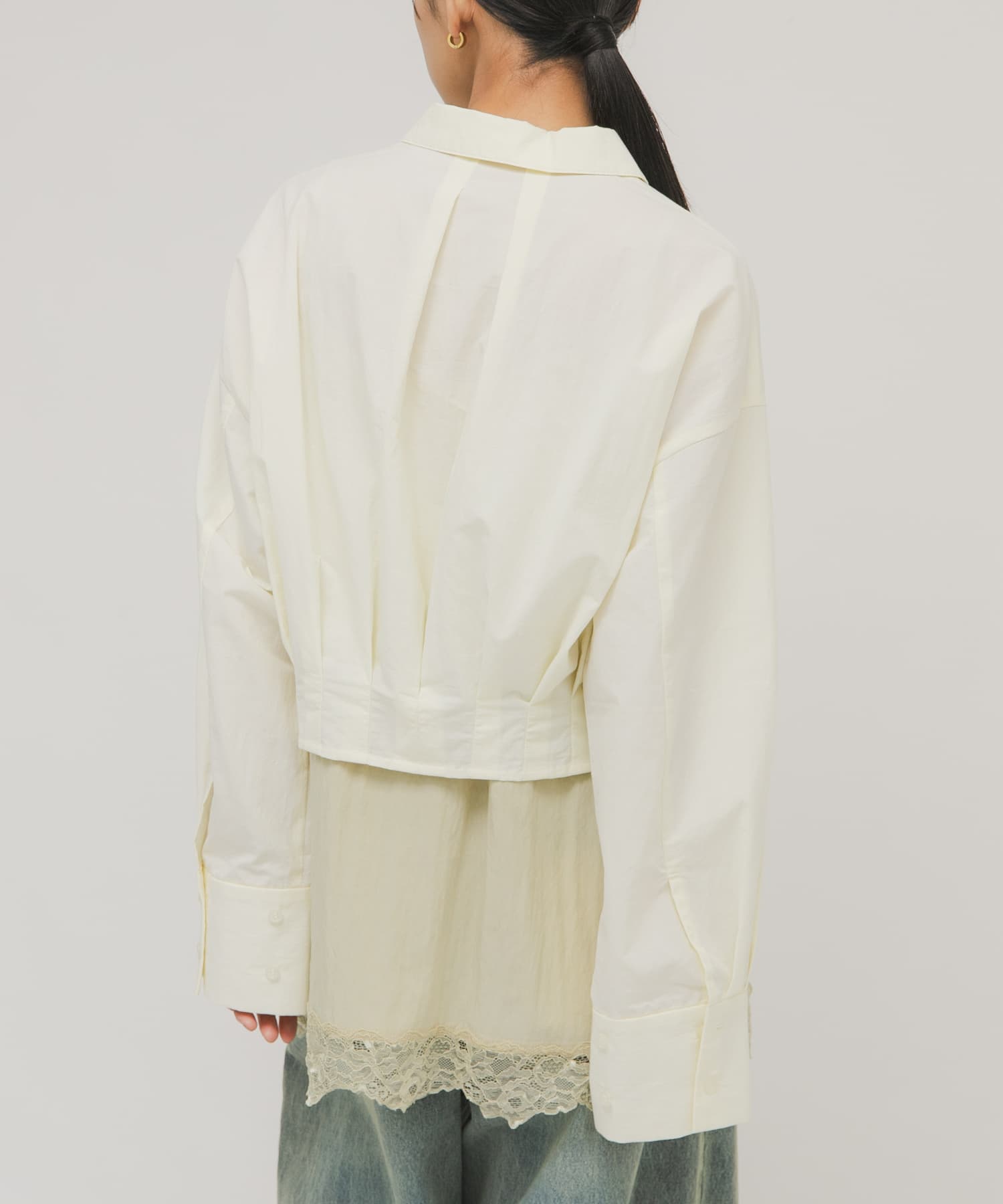 日本未発売　オリンピアコラボ　Freedomクロップドシャツ Mサイズ タックヘムクロップドシャツ(One IVORY): トップス｜URBAN RESEARCH