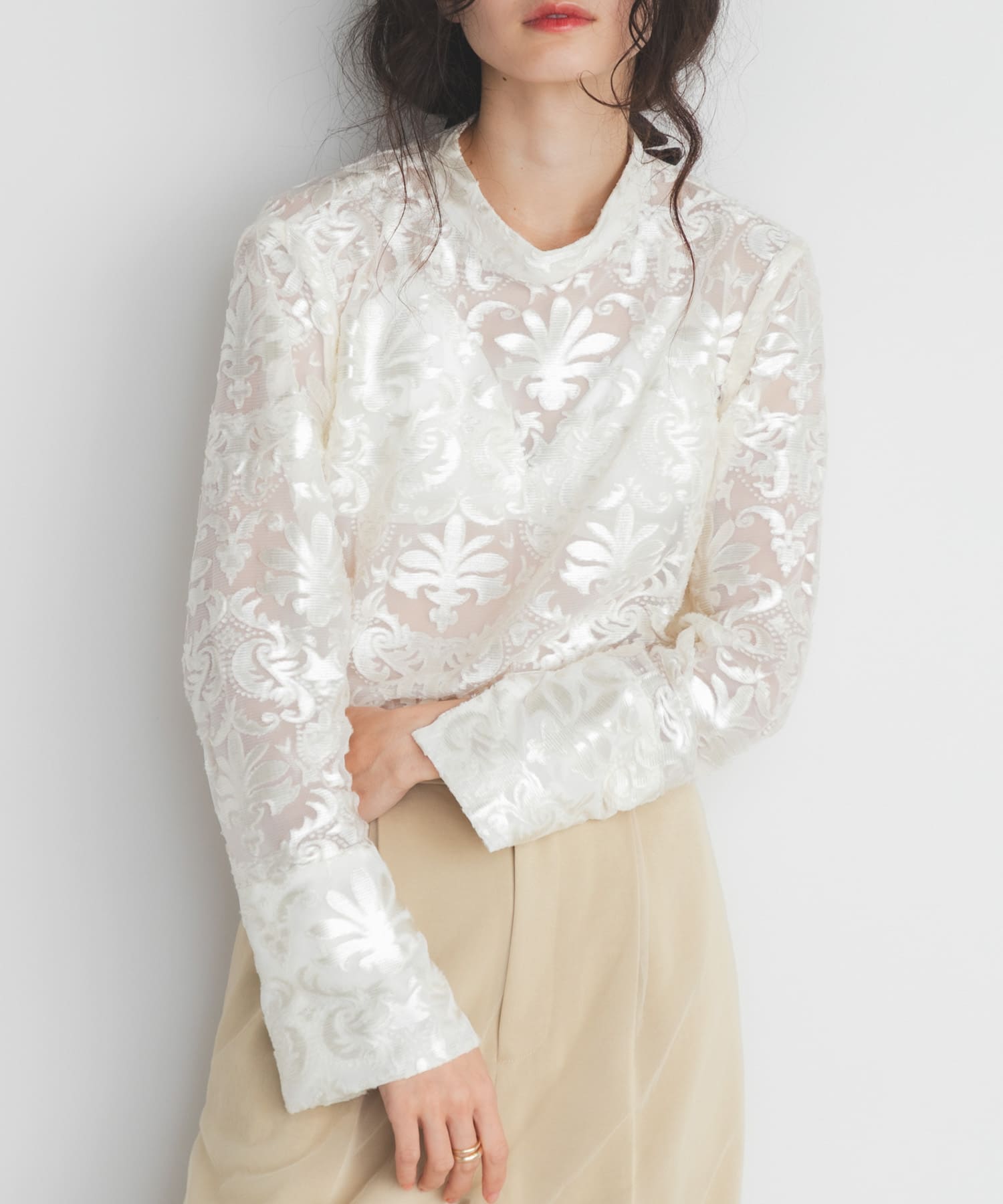 チュールジャガードブラウス