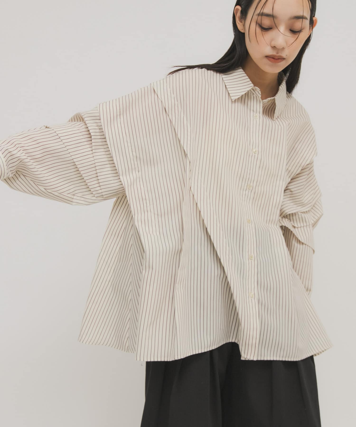 ランダムタックデザインストライプシャツ