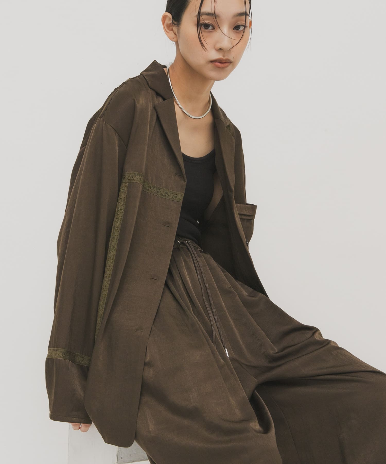 D.KHAKI