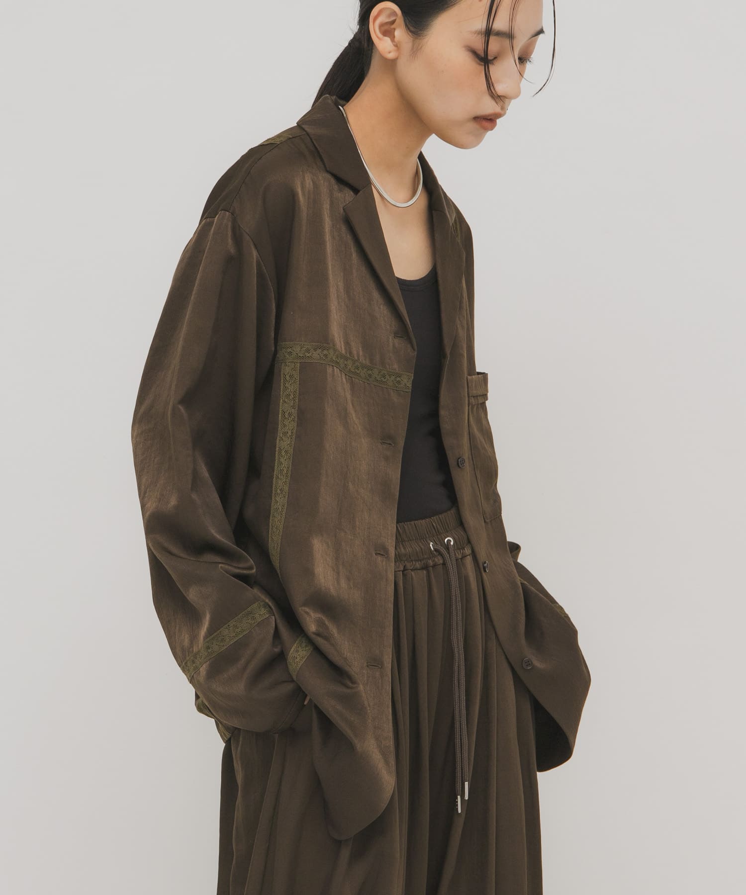 D.KHAKI