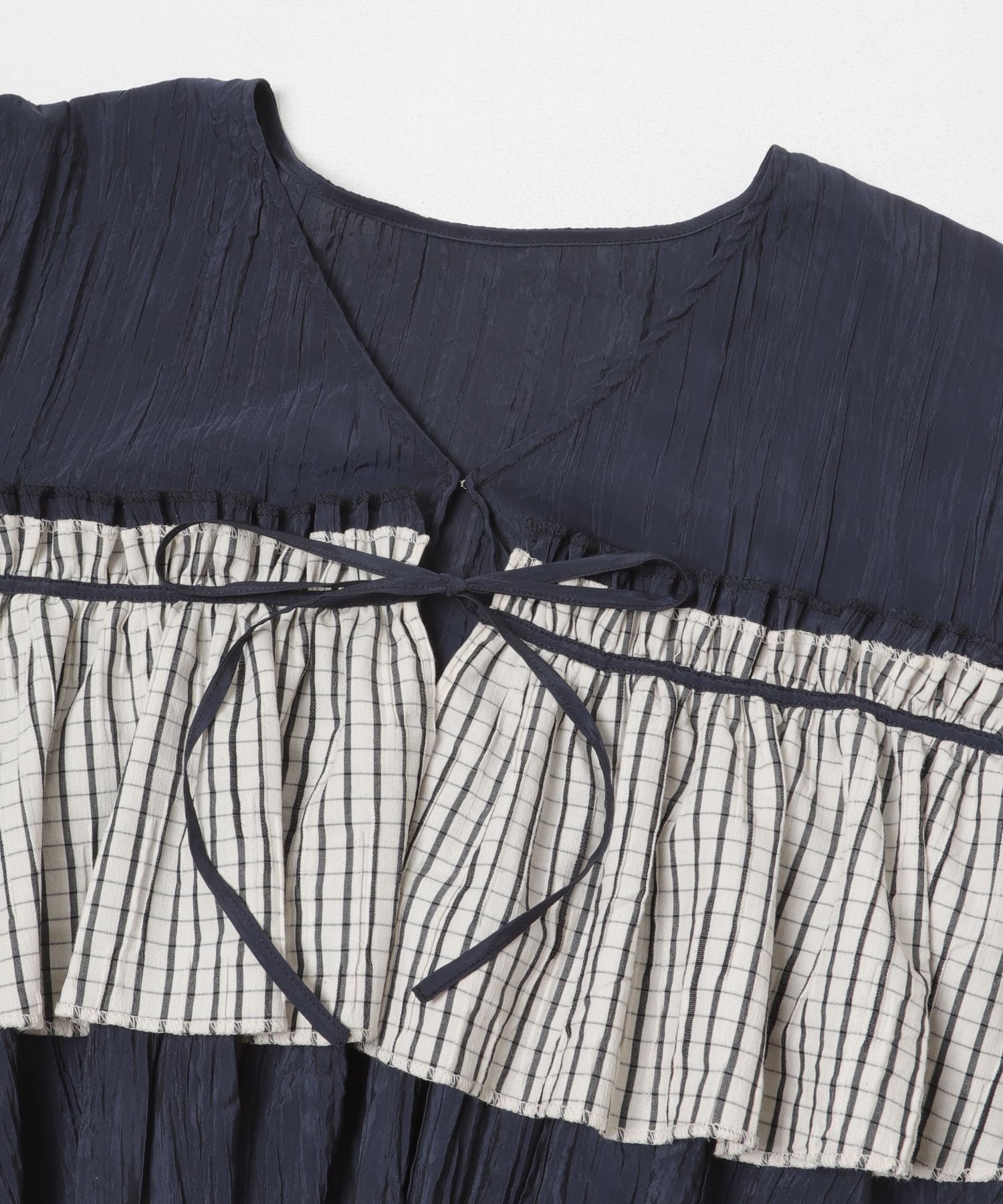 フリルレイヤードブラウス NAVY×IVO One