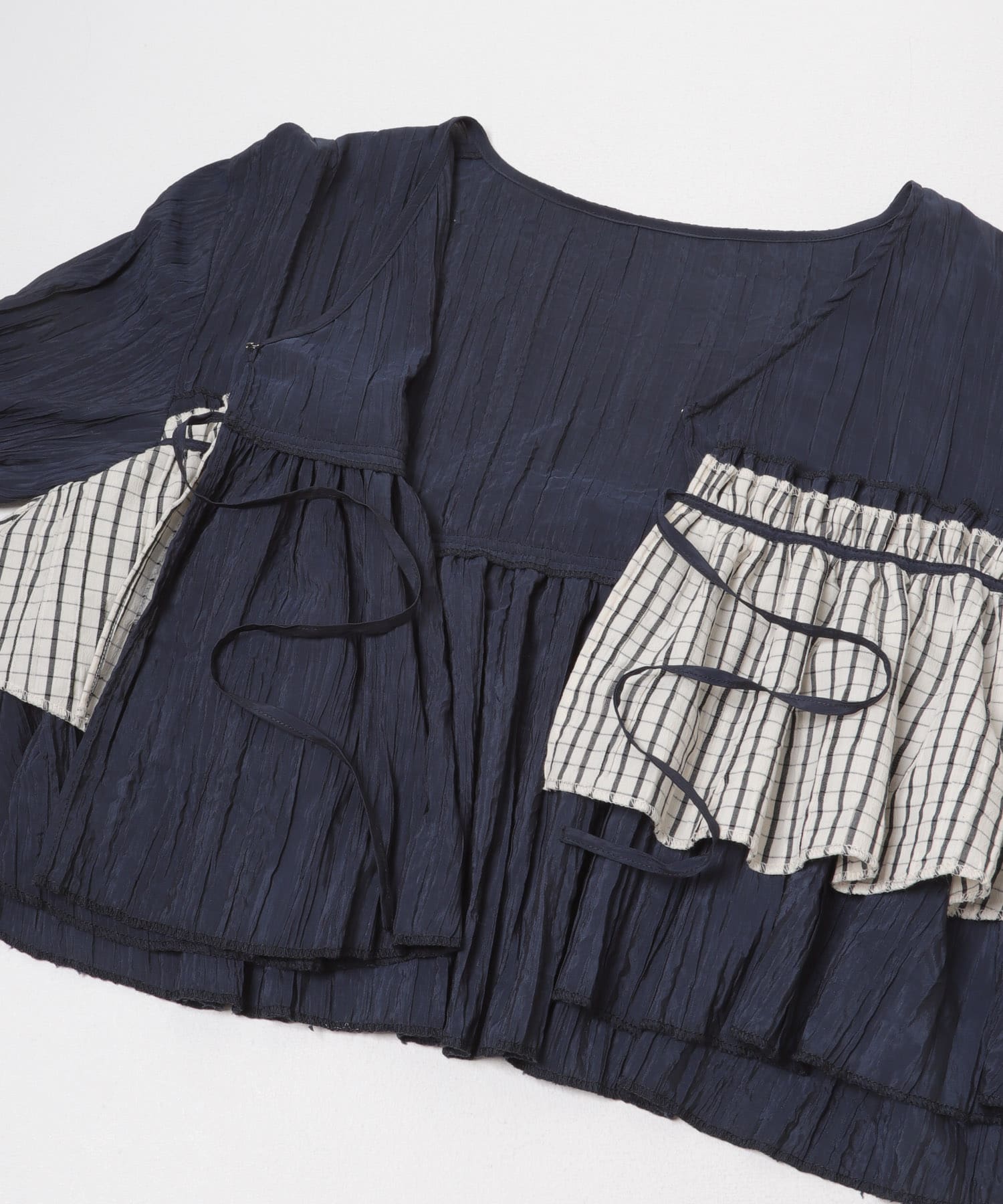 フリルレイヤードブラウス NAVY×IVO One