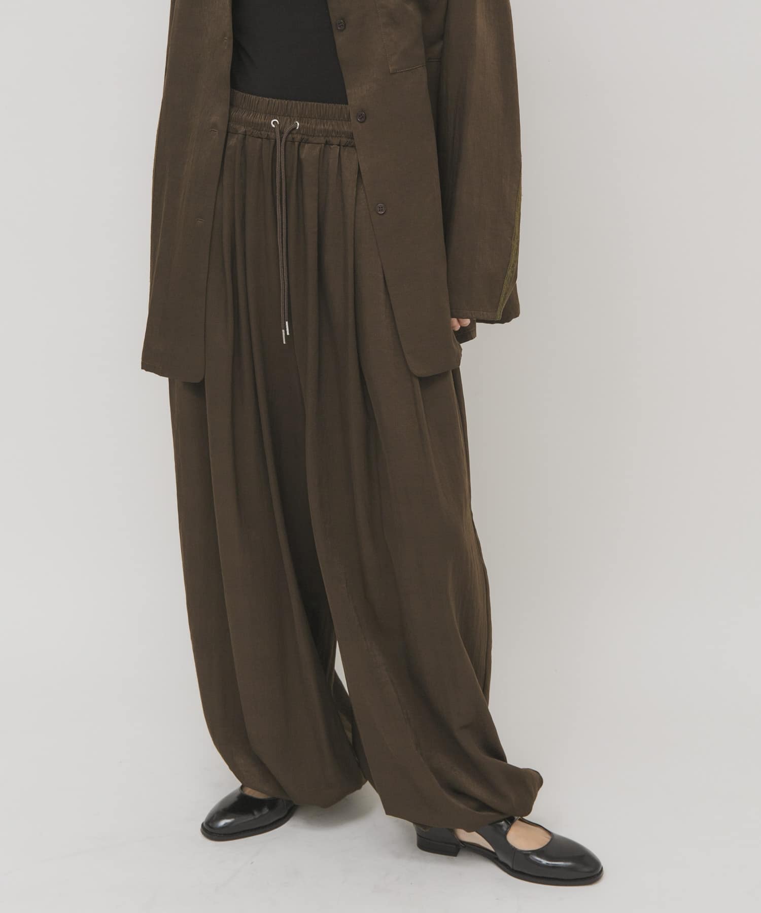 D.KHAKI