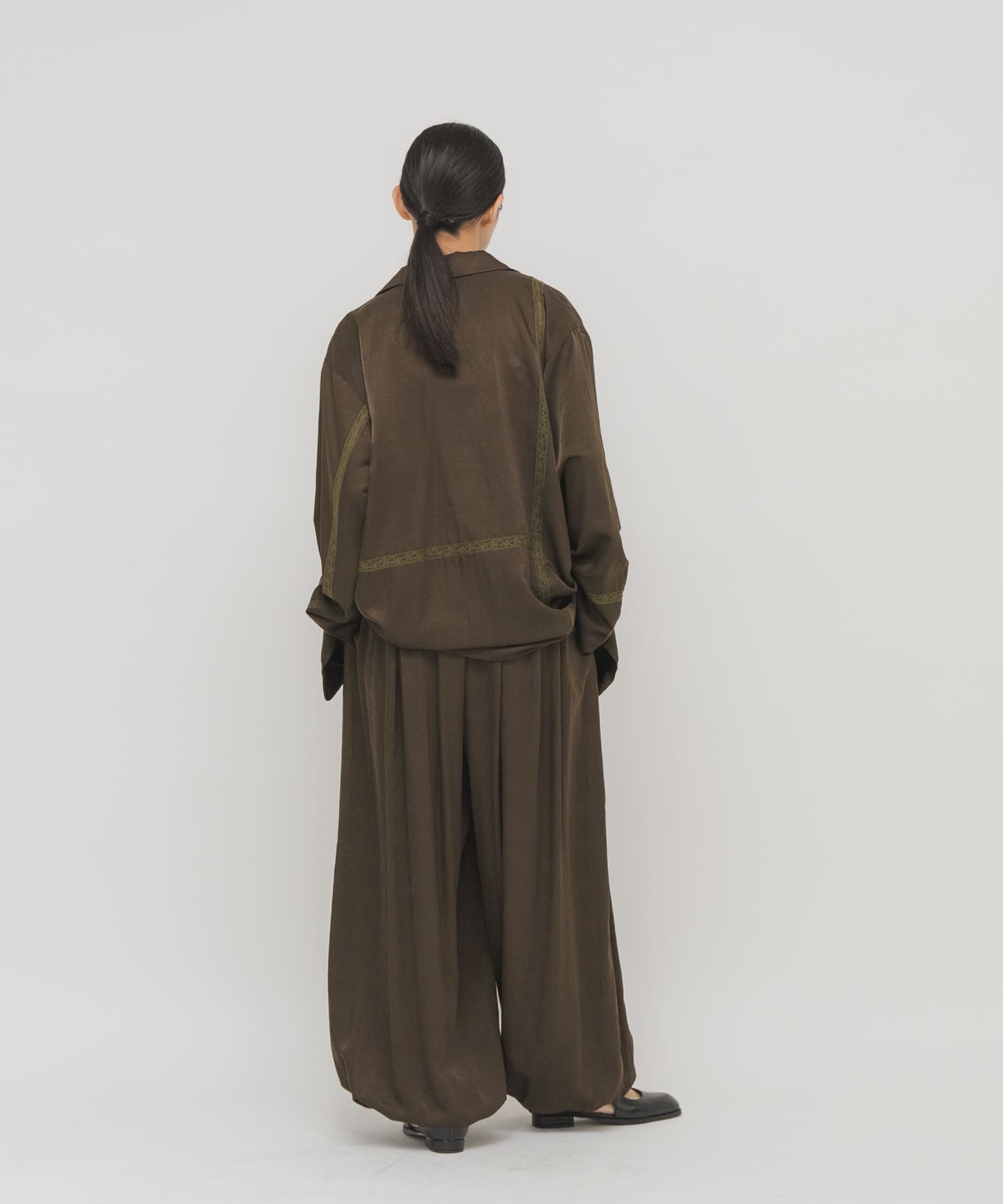 D.KHAKI