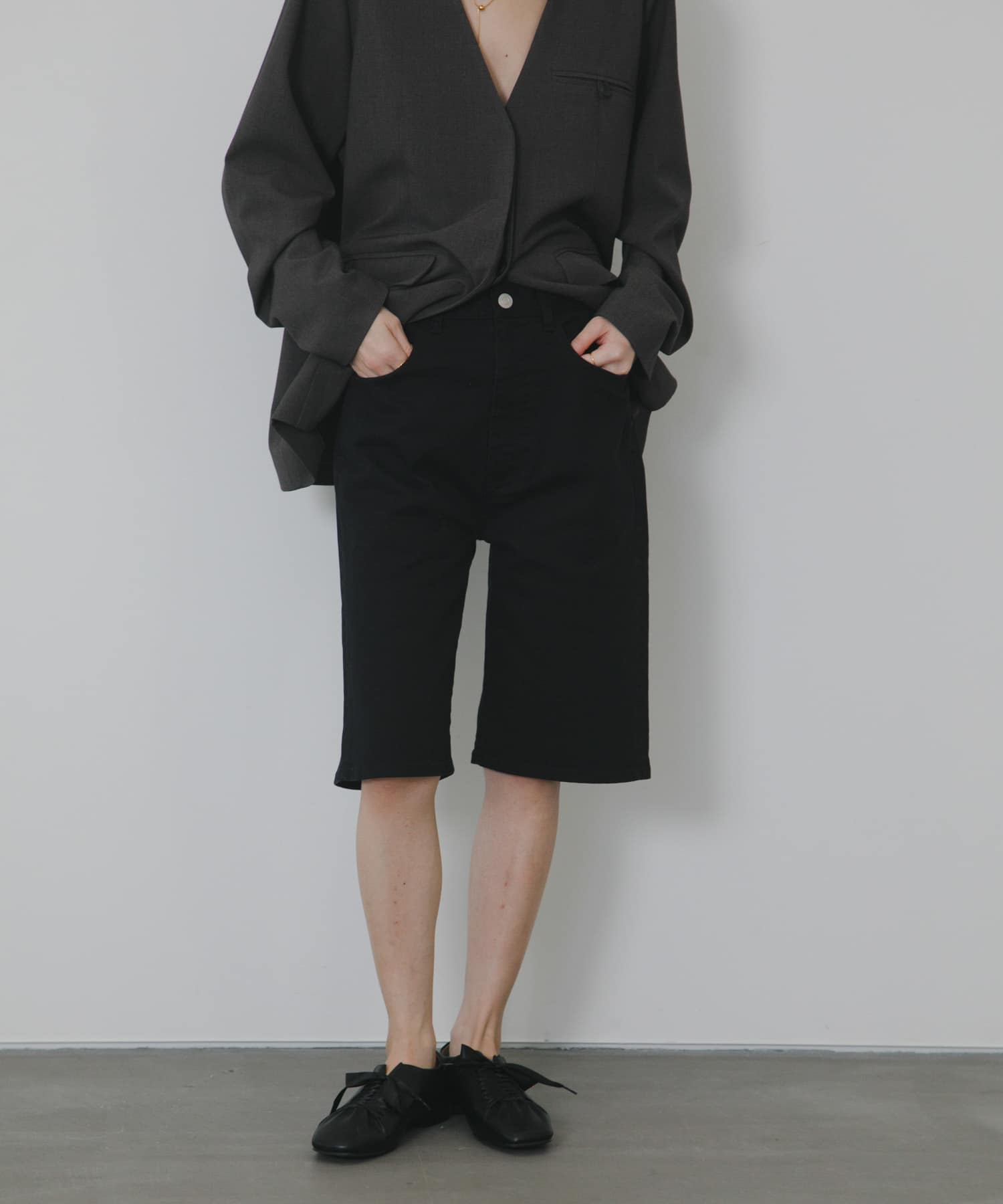 身長 : 162cm サイズ : 36