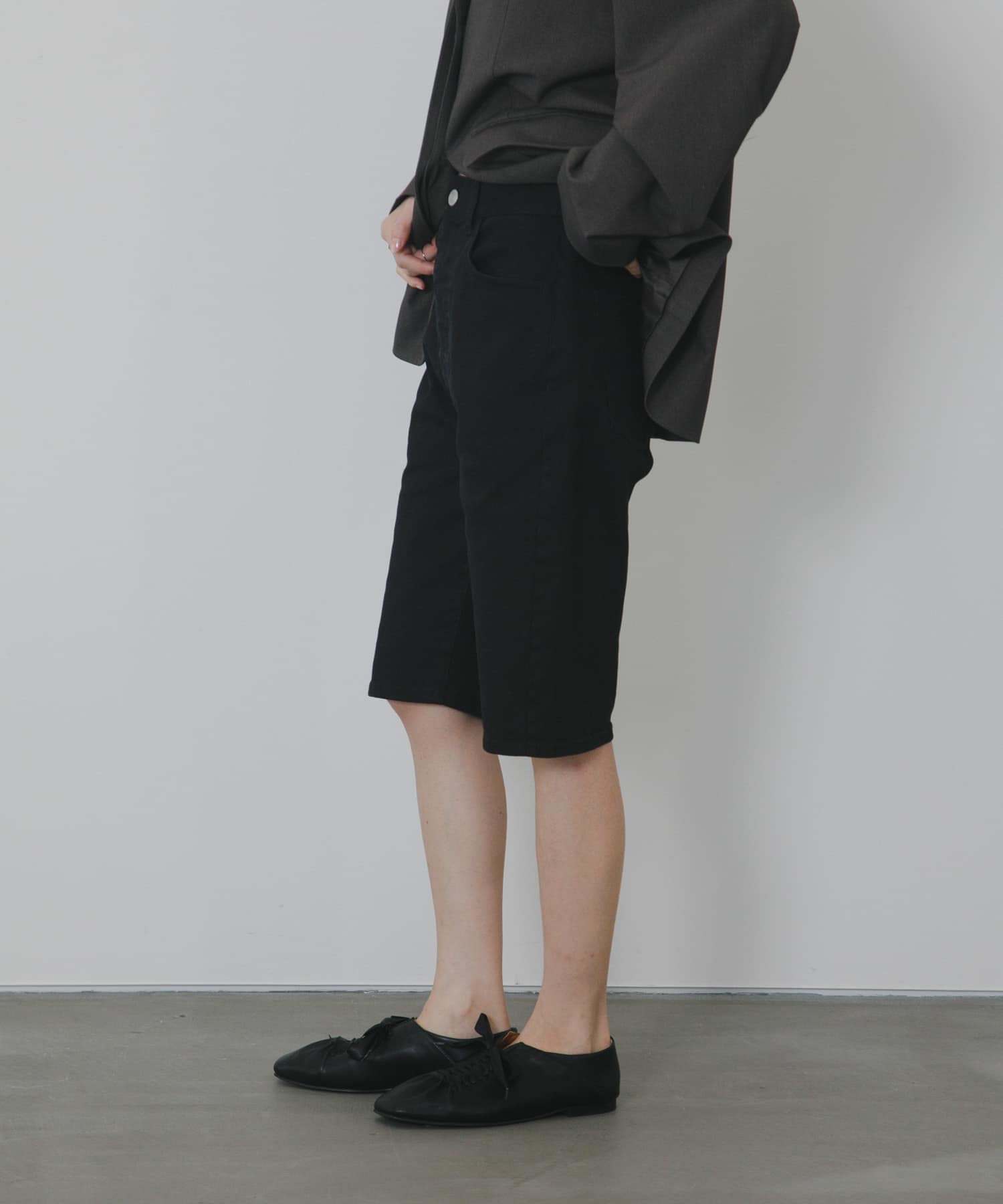 身長 : 162cm サイズ : 36