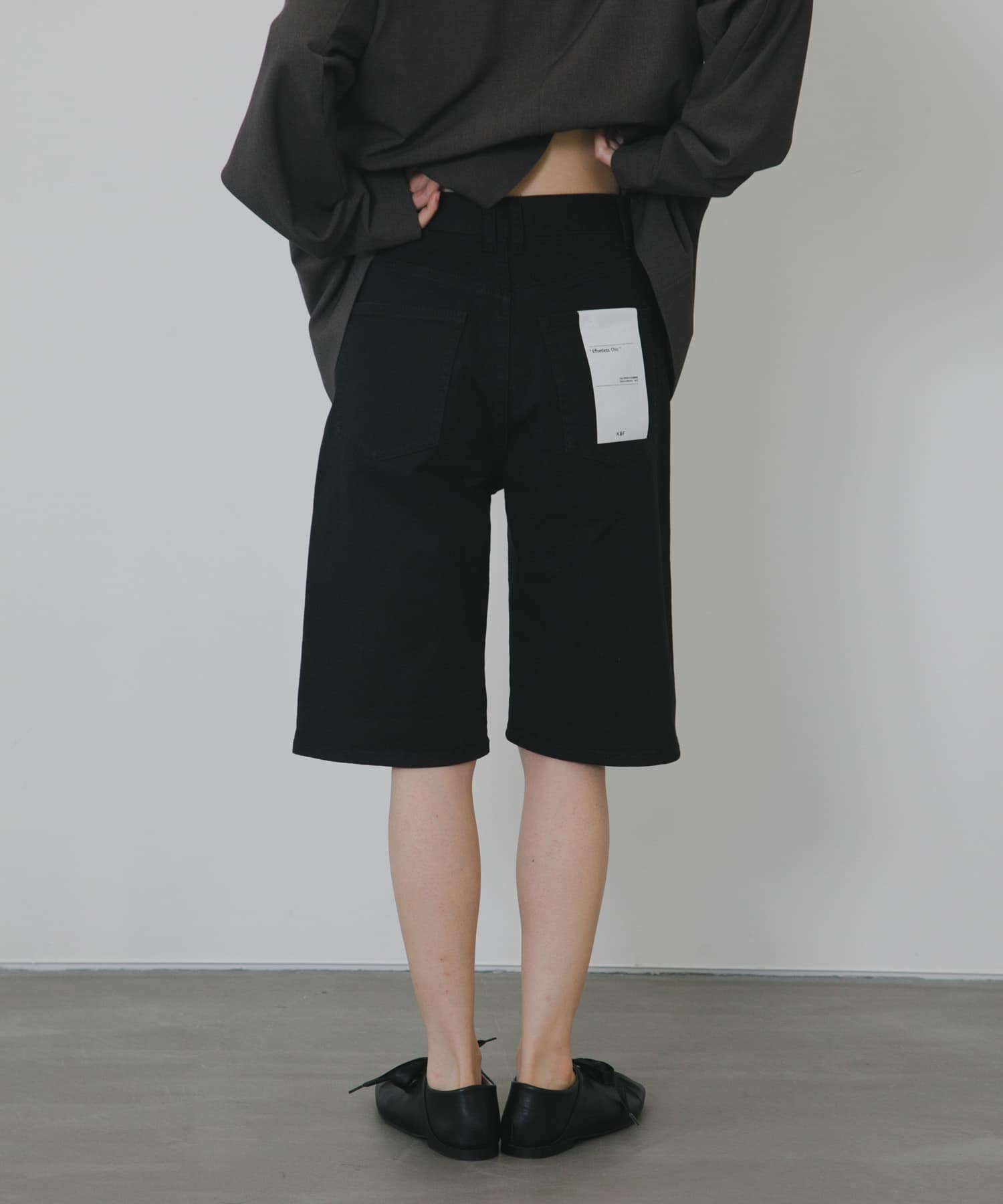 身長 : 162cm サイズ : 36