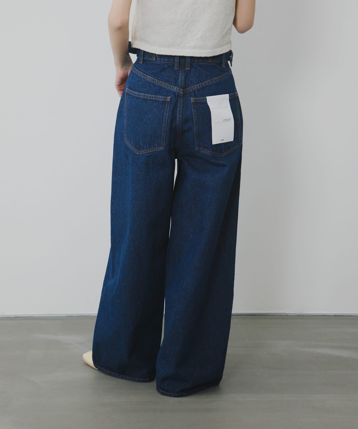 身長 : 162cm サイズ : 36