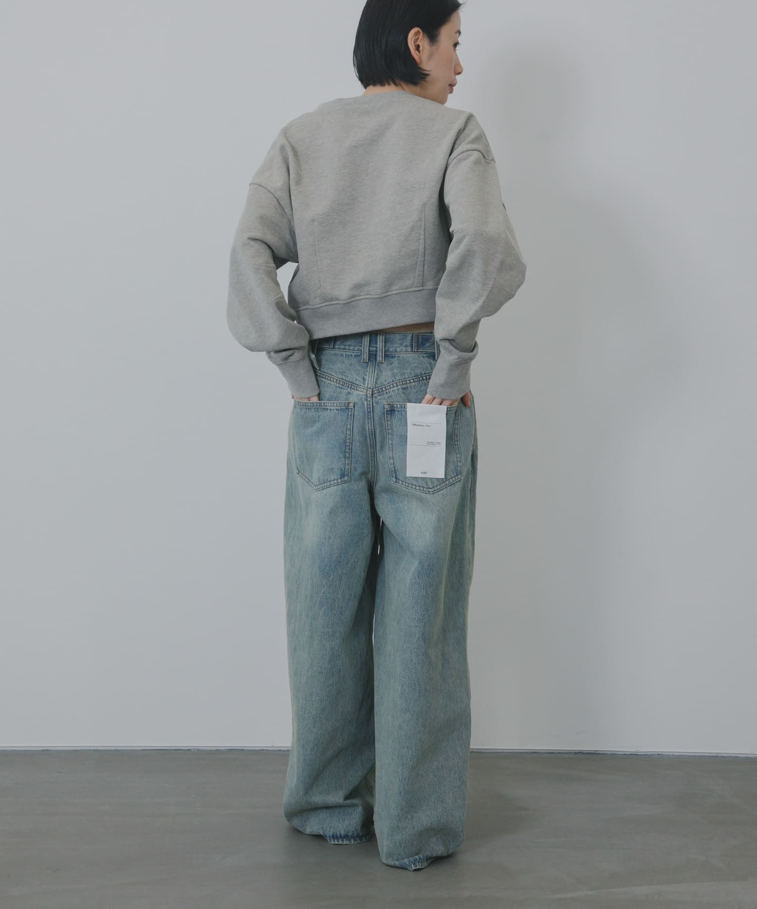 身長 : 162cm サイズ : 36