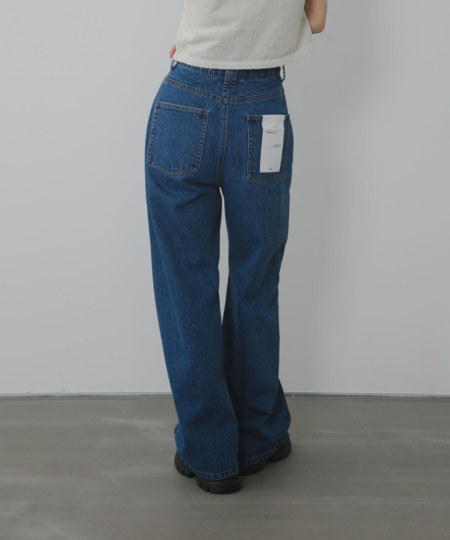 身長 : 162cm サイズ : 36