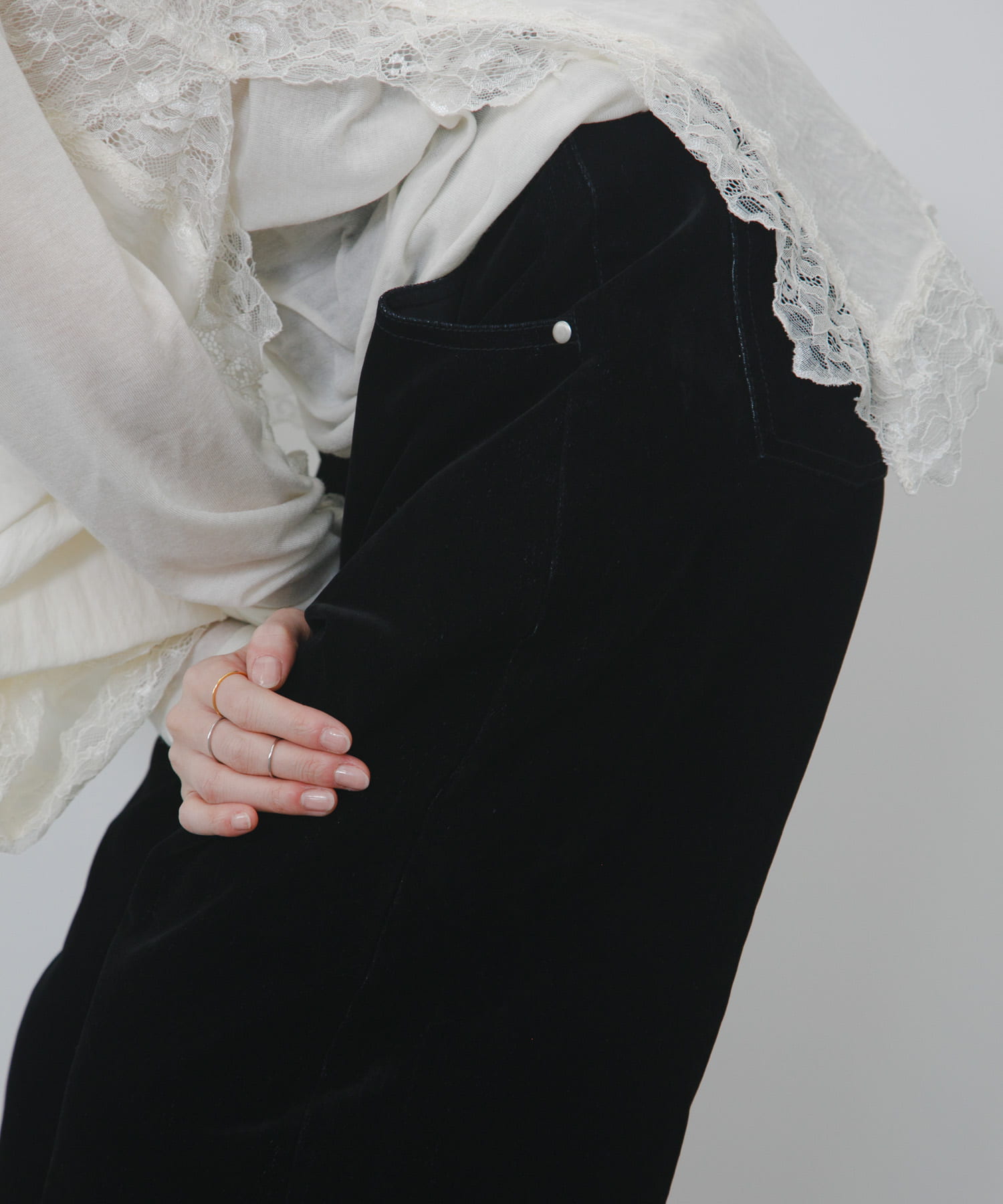 身長 : 162cm サイズ : 36