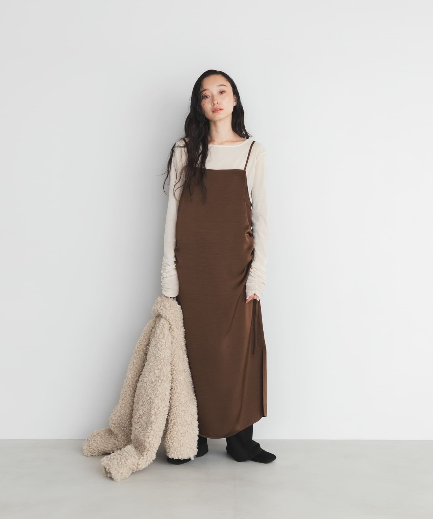 ドロストサテンキャミワンピース(One BROWN): ワンピース｜URBAN