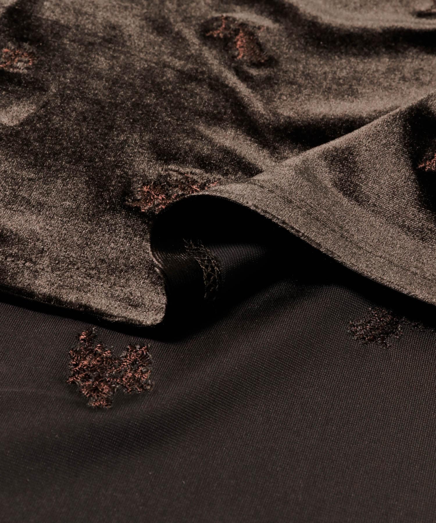 BROWN刺繍