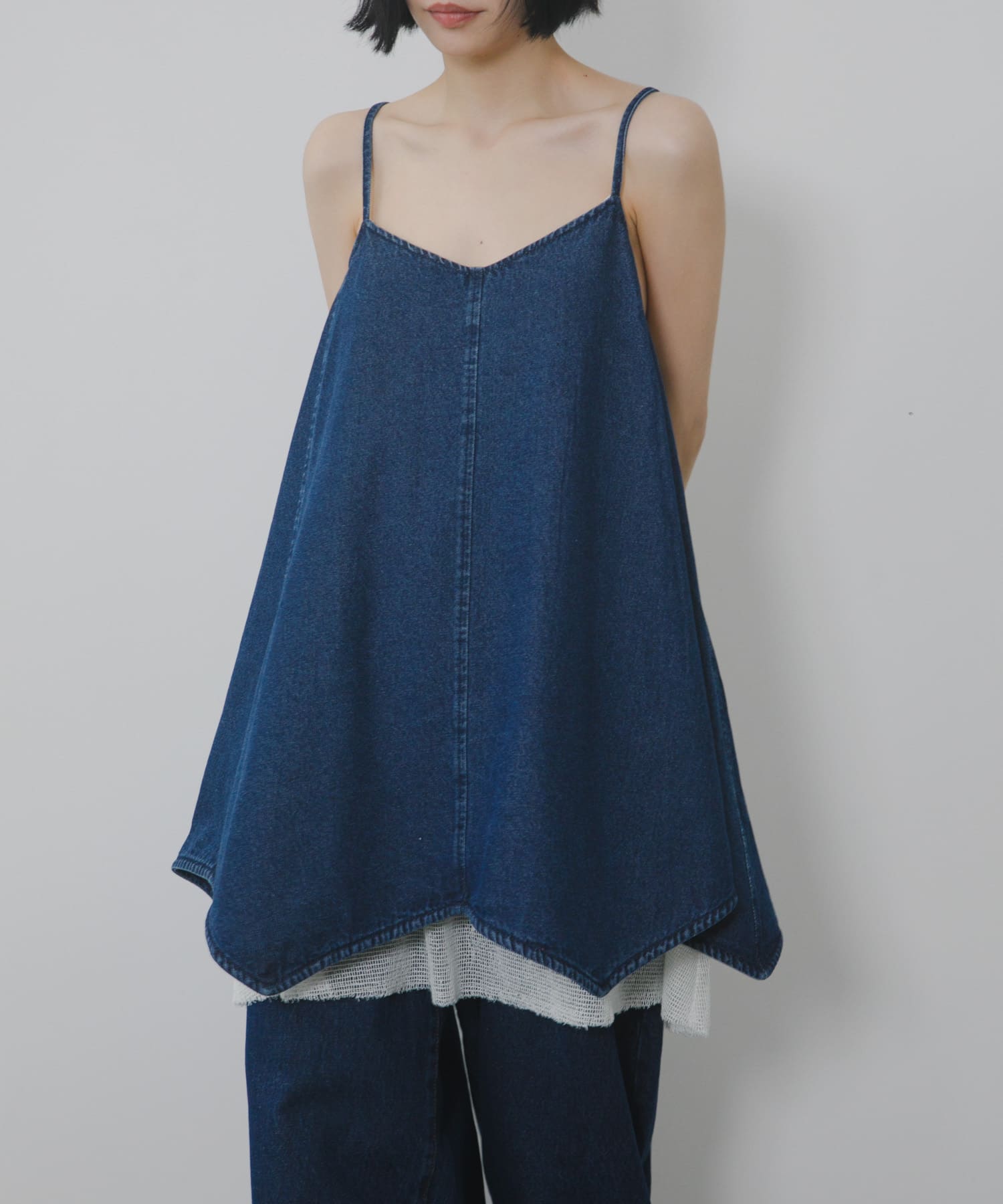 メッシュレイヤードデニムキャミワンピース(One BLACK): ワンピース