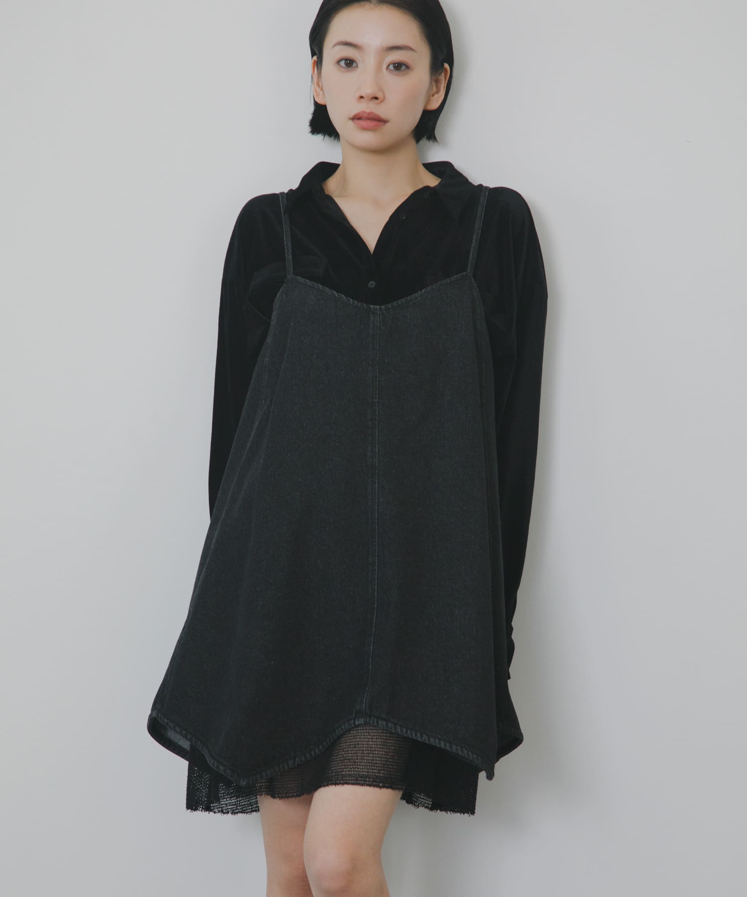 メッシュレイヤードデニムキャミワンピース(One BLACK): ワンピース