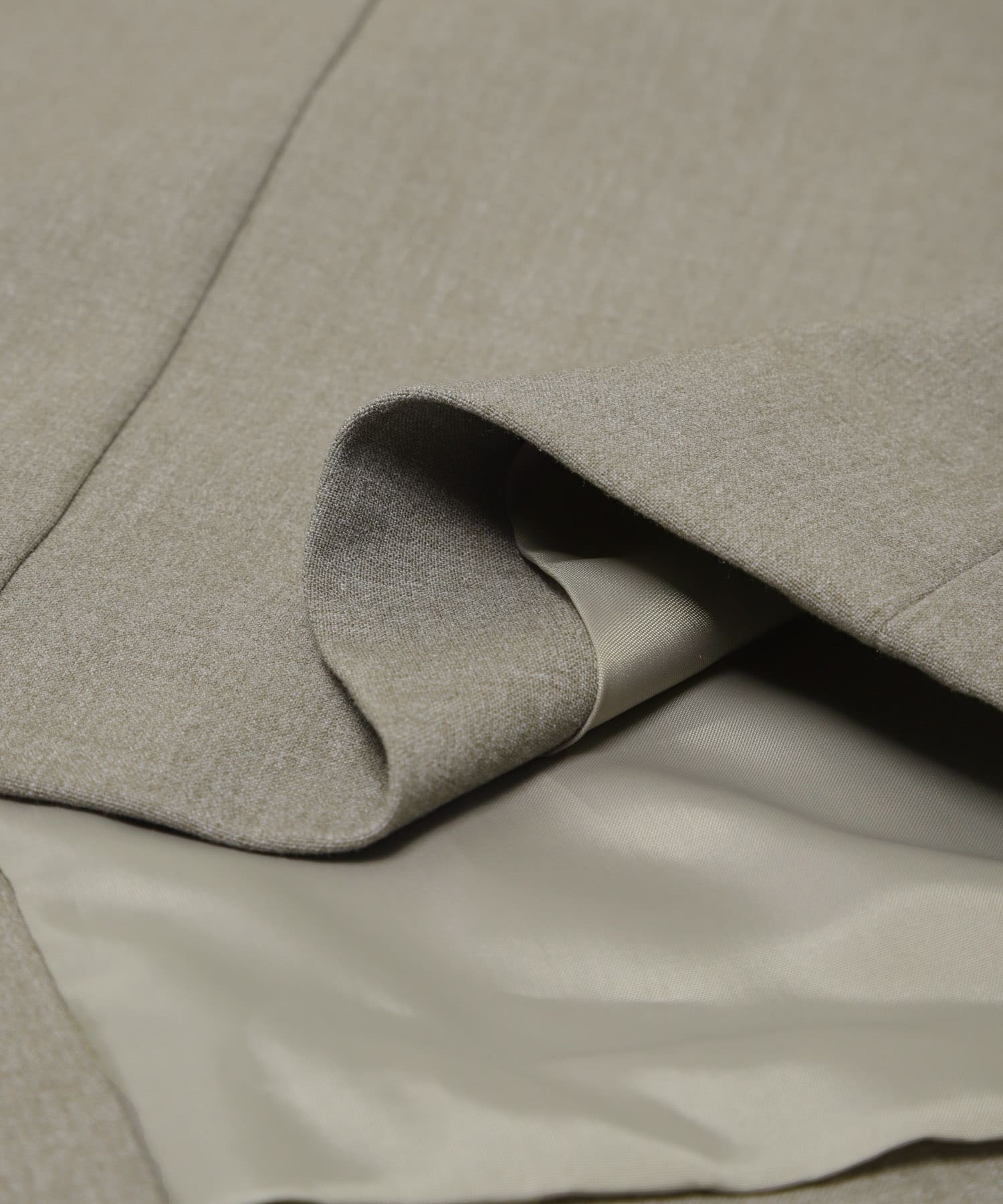 ノーカラーデザインジャケット MOSS GRAY One