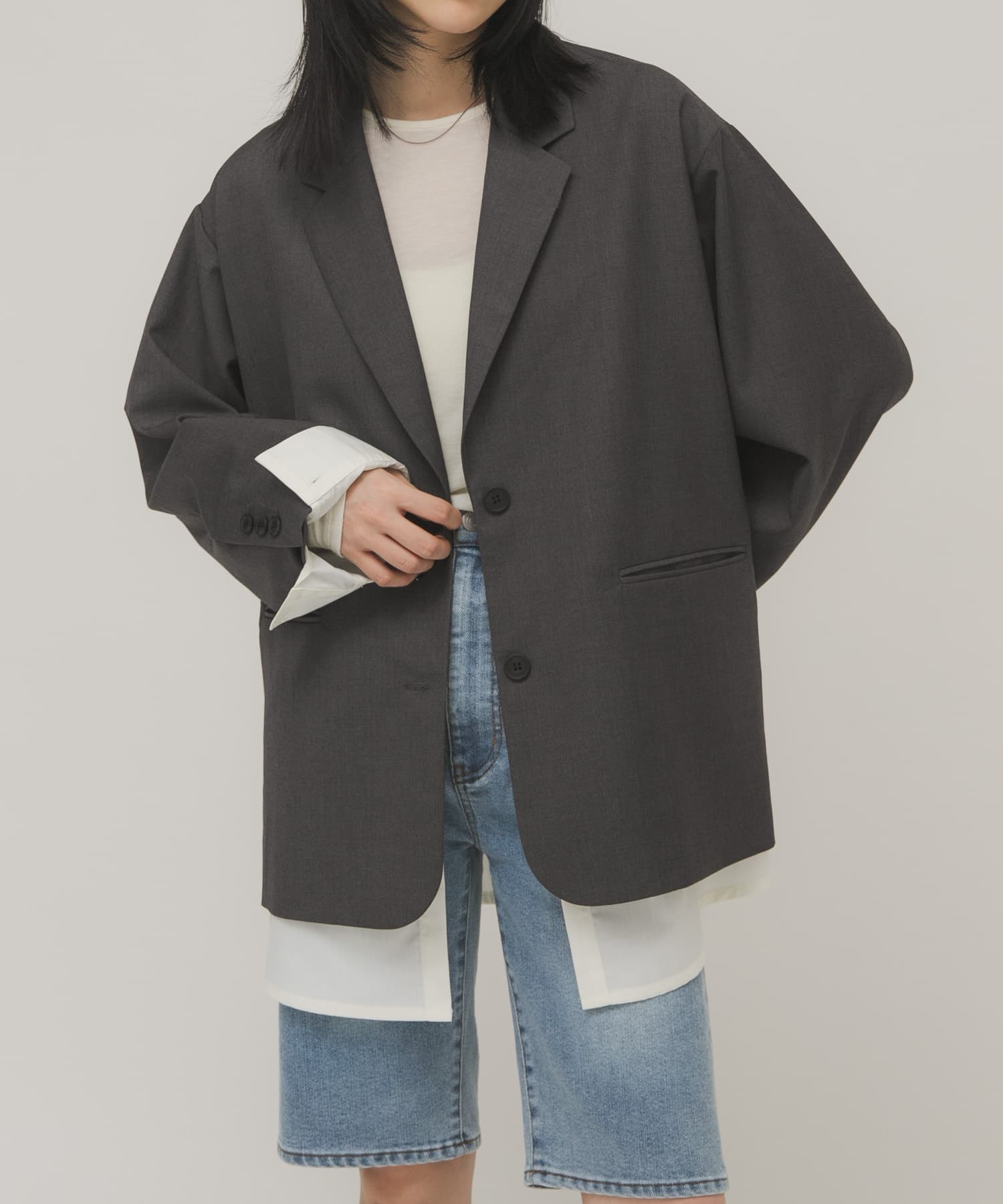 GRAY
