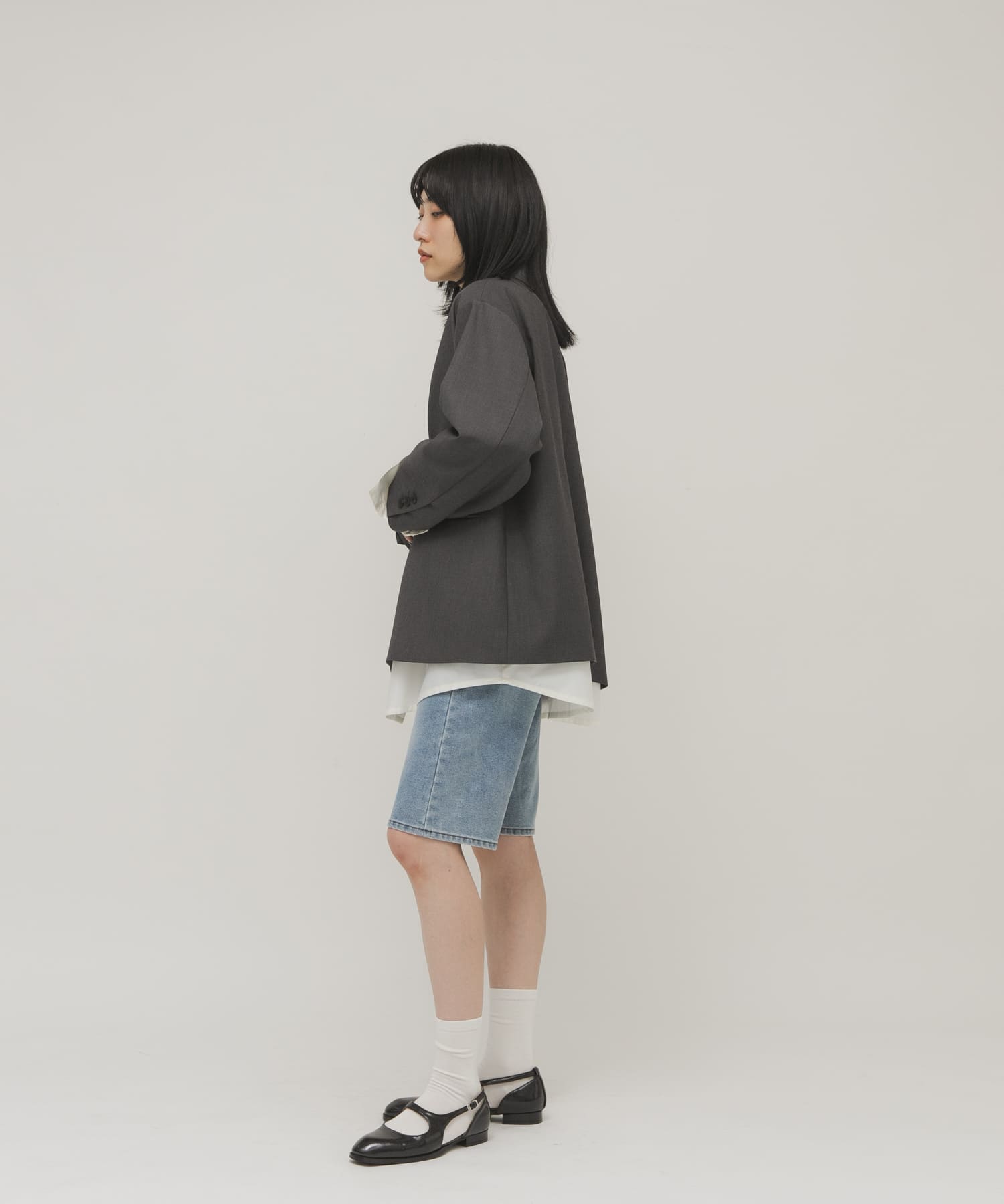 GRAY