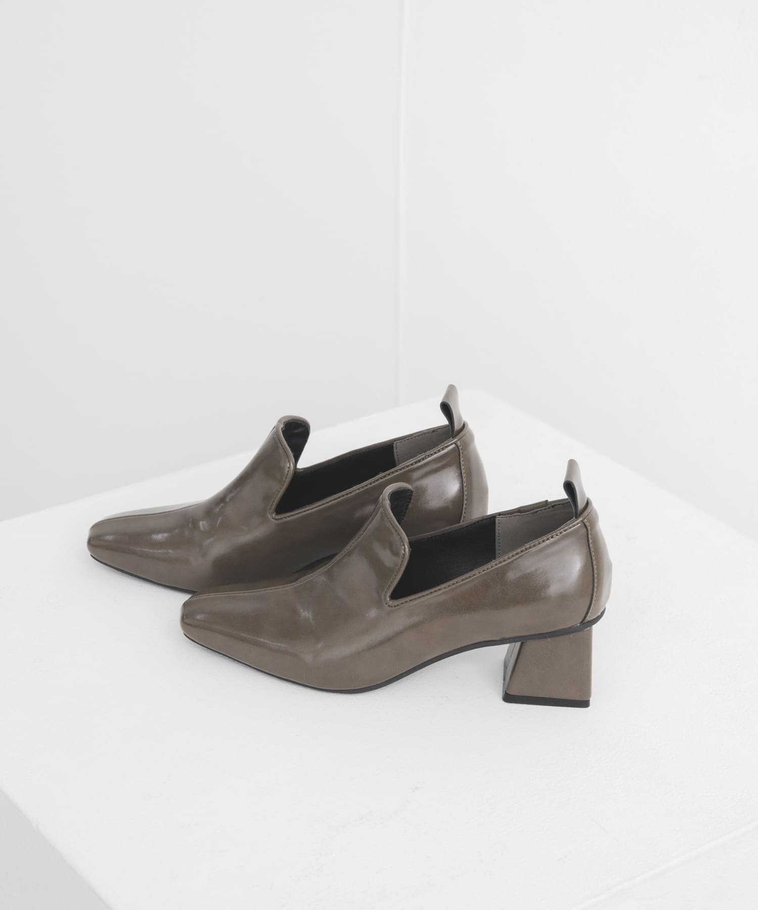 セミスクエアトゥパンプス KHAKI 36