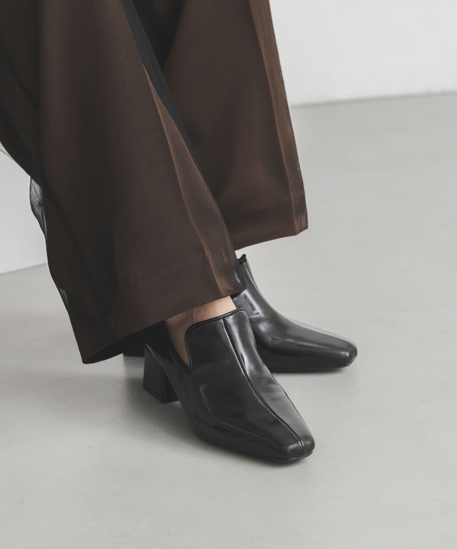 セミスクエアトゥパンプス BLACK 36