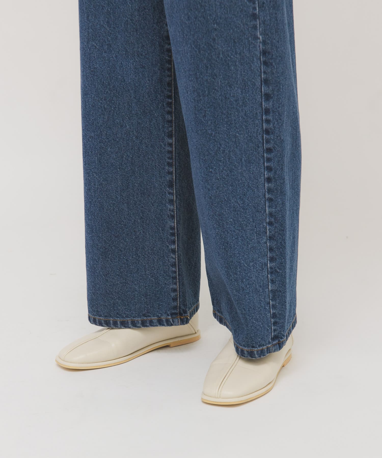 センターシームフラットシューズ IVORY 36