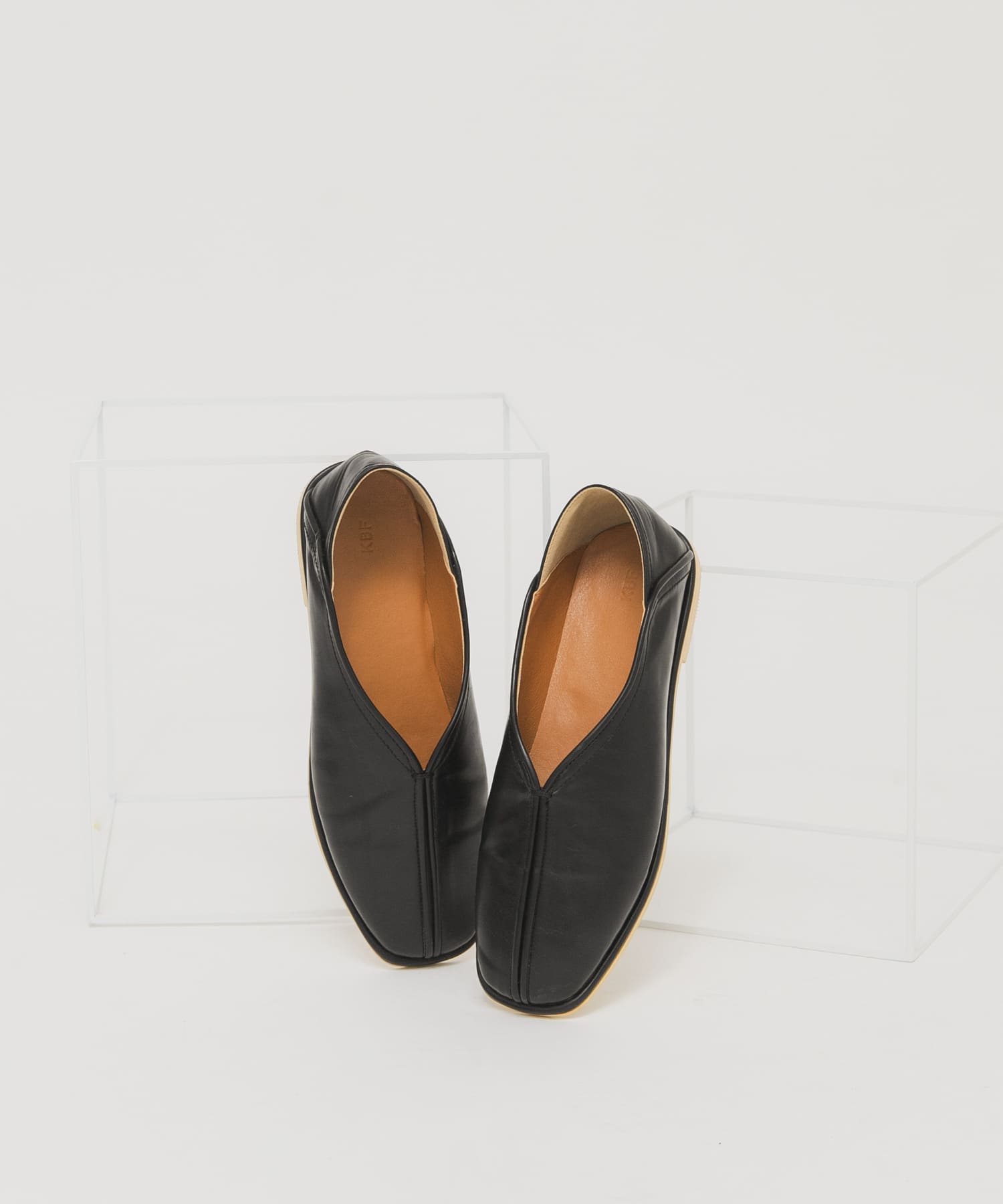 センターシームフラットシューズ BLACK 36