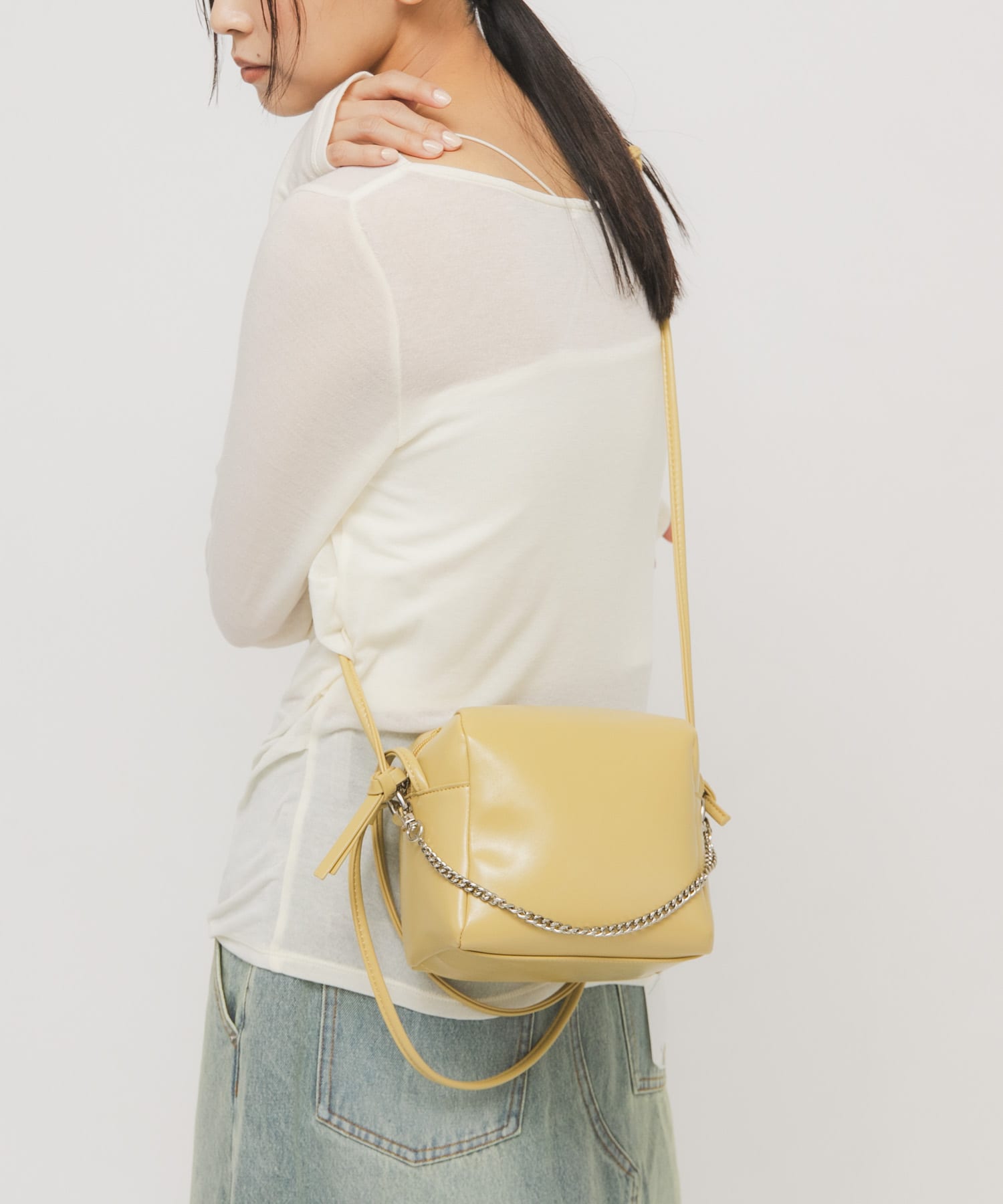 チェーン付きスクエアBAG BEIGE One