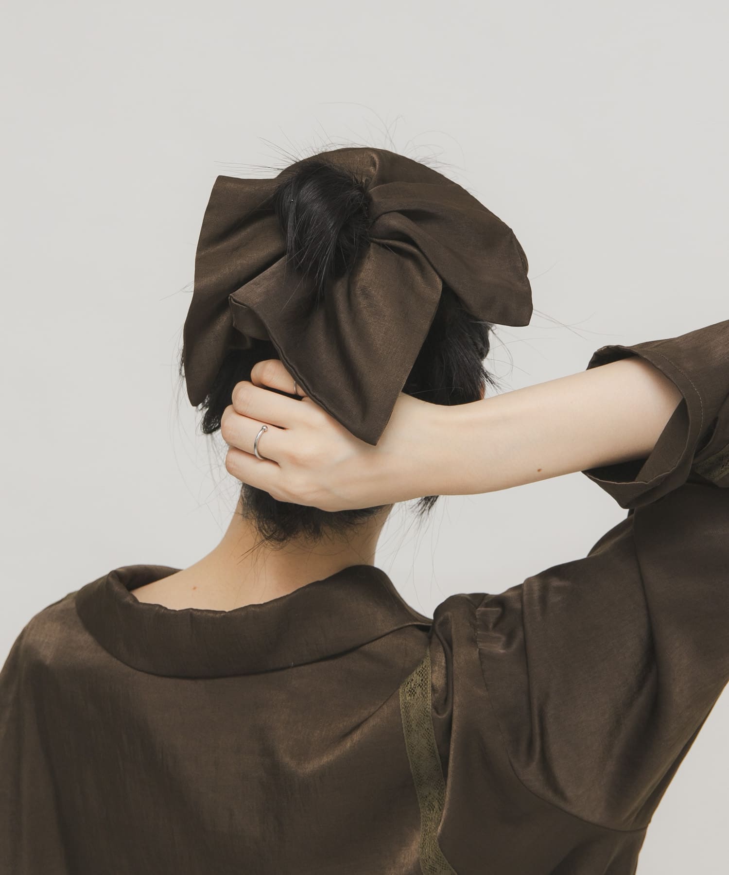 サテンシュシュ(大) D.KHAKI One