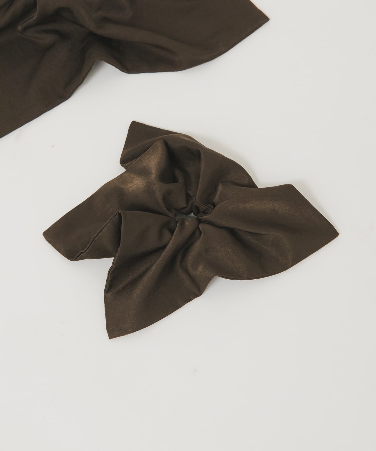 サテンシュシュ(大) D.KHAKI One