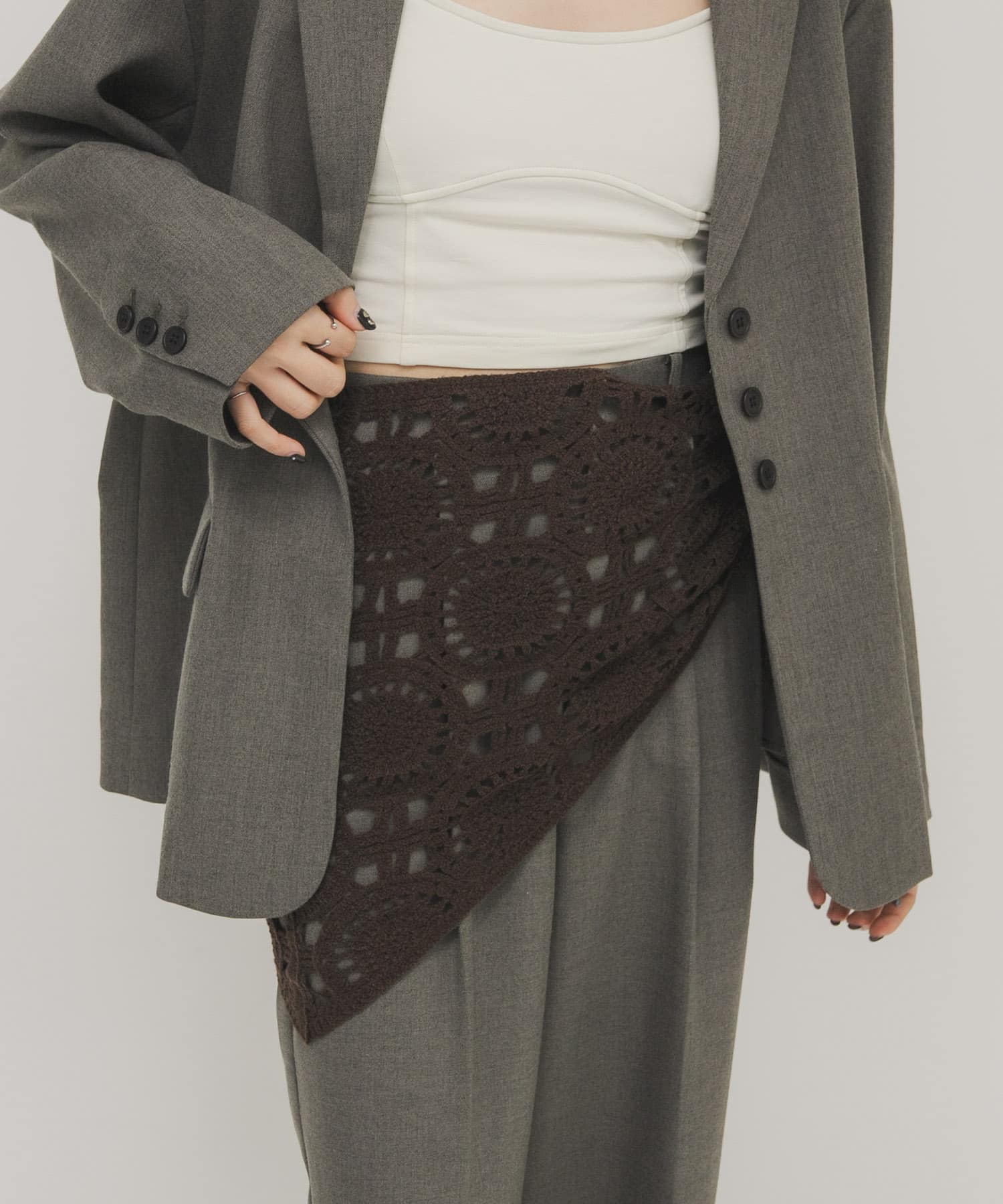 トライアングルクロシェスカーフ D.BROWN One