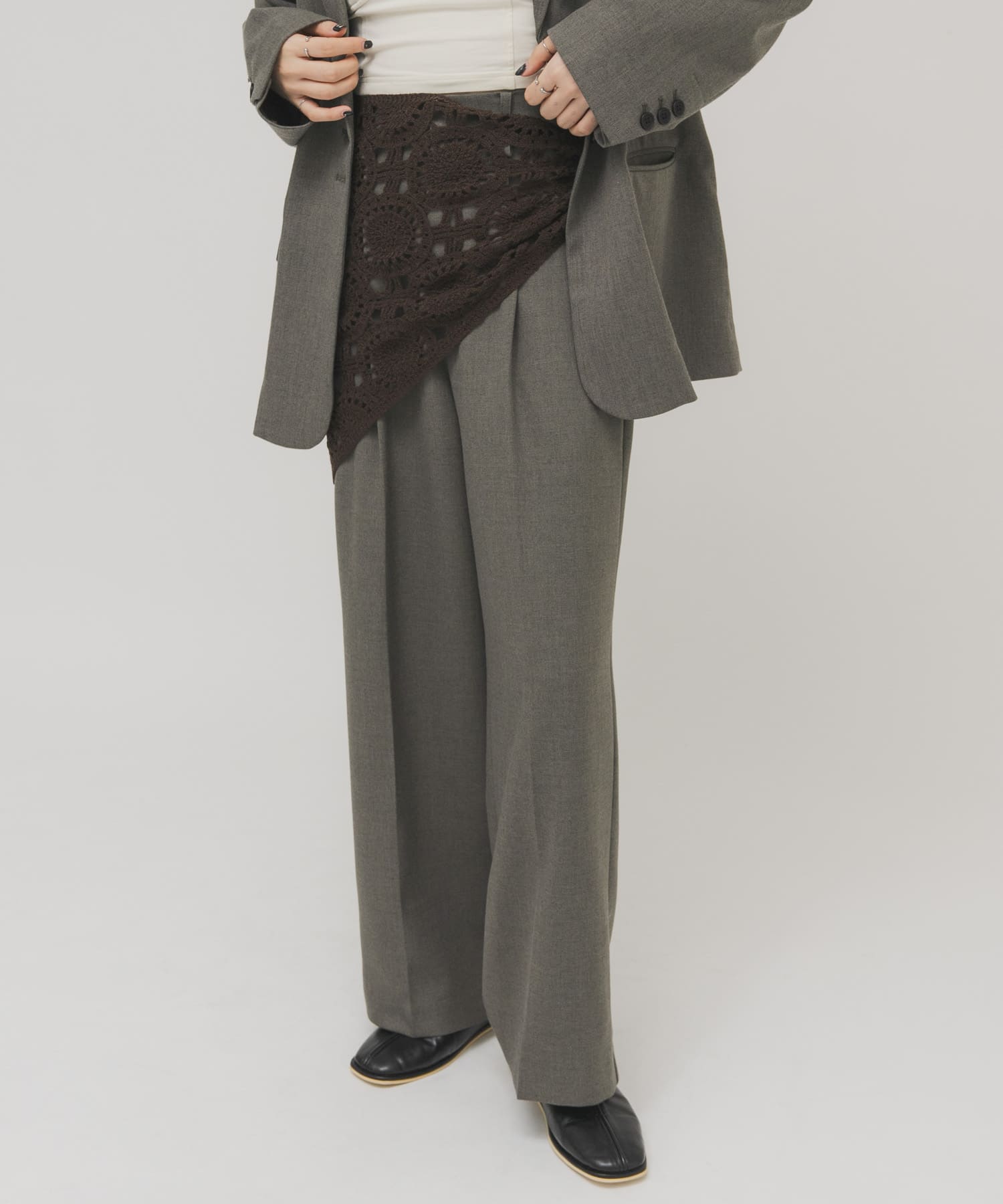 トライアングルクロシェスカーフ D.BROWN One