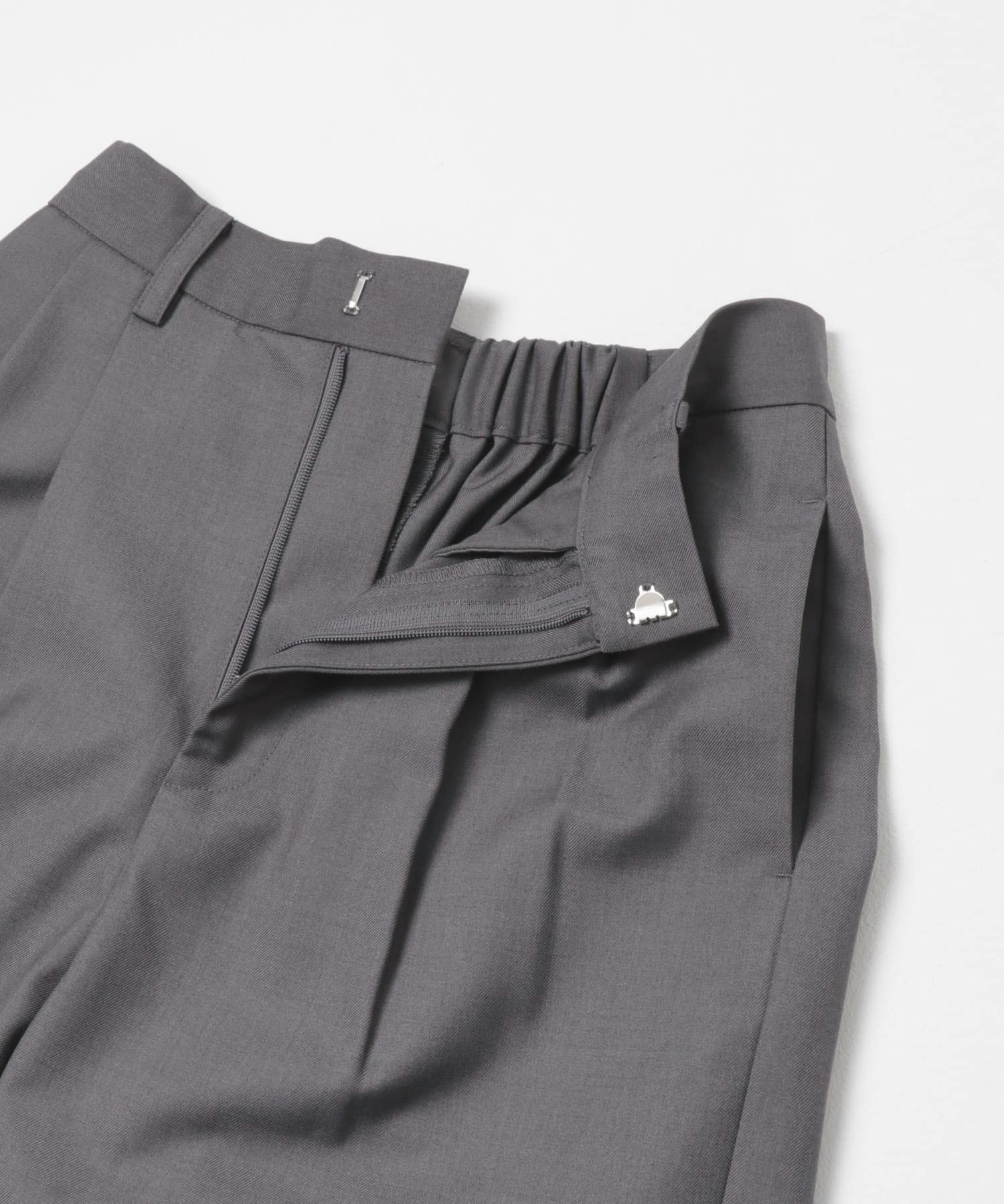 GRAY2