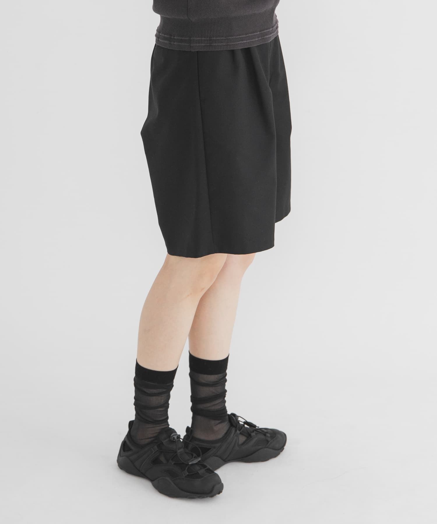 ダブルタックショートパンツ