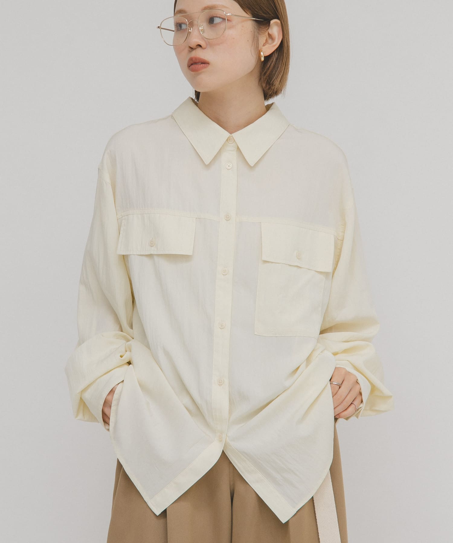 フラップデザインシャツ