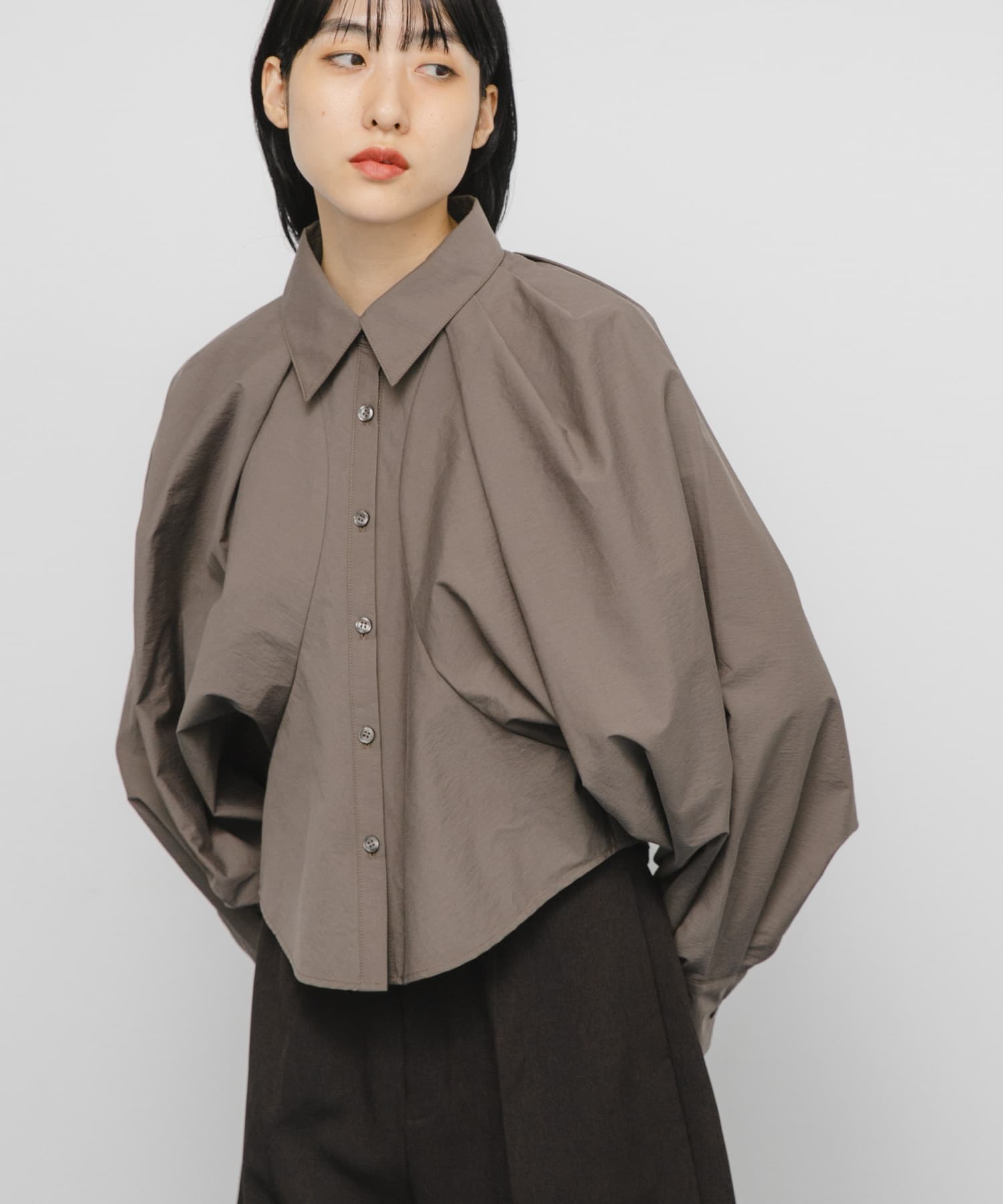 ボリュームスリーブクロップドシャツ COCOA One