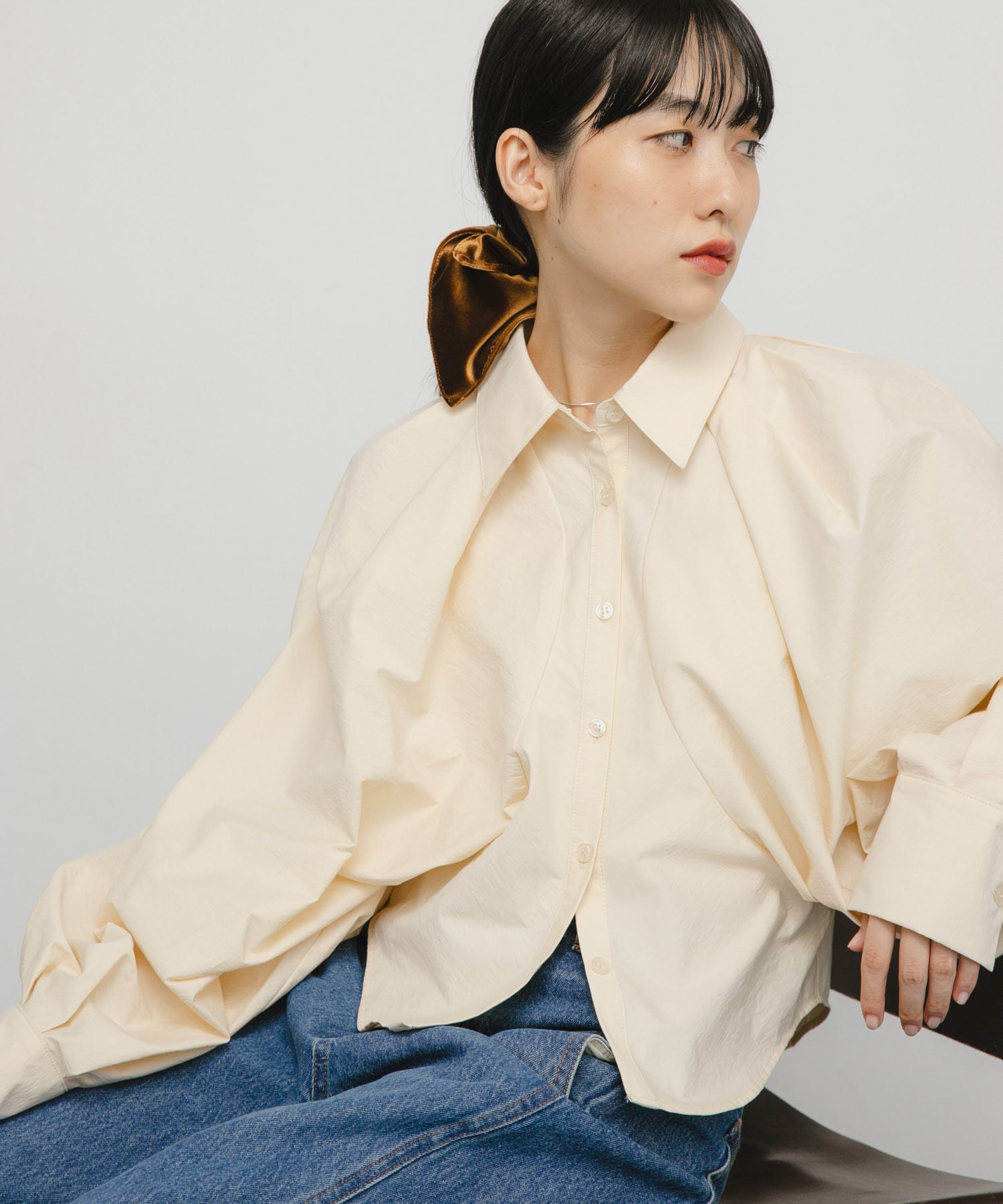 ボリュームスリーブクロップドシャツ L.BEIGE One