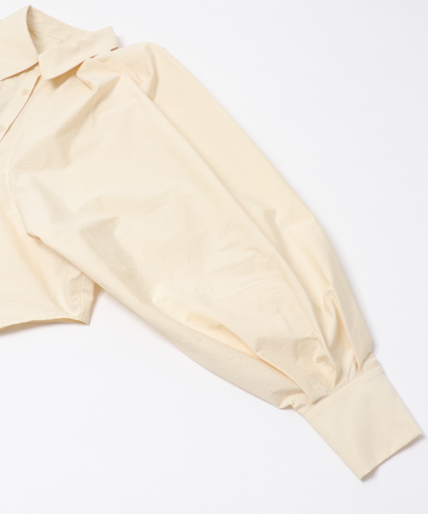 ボリュームスリーブクロップドシャツ L.BEIGE One