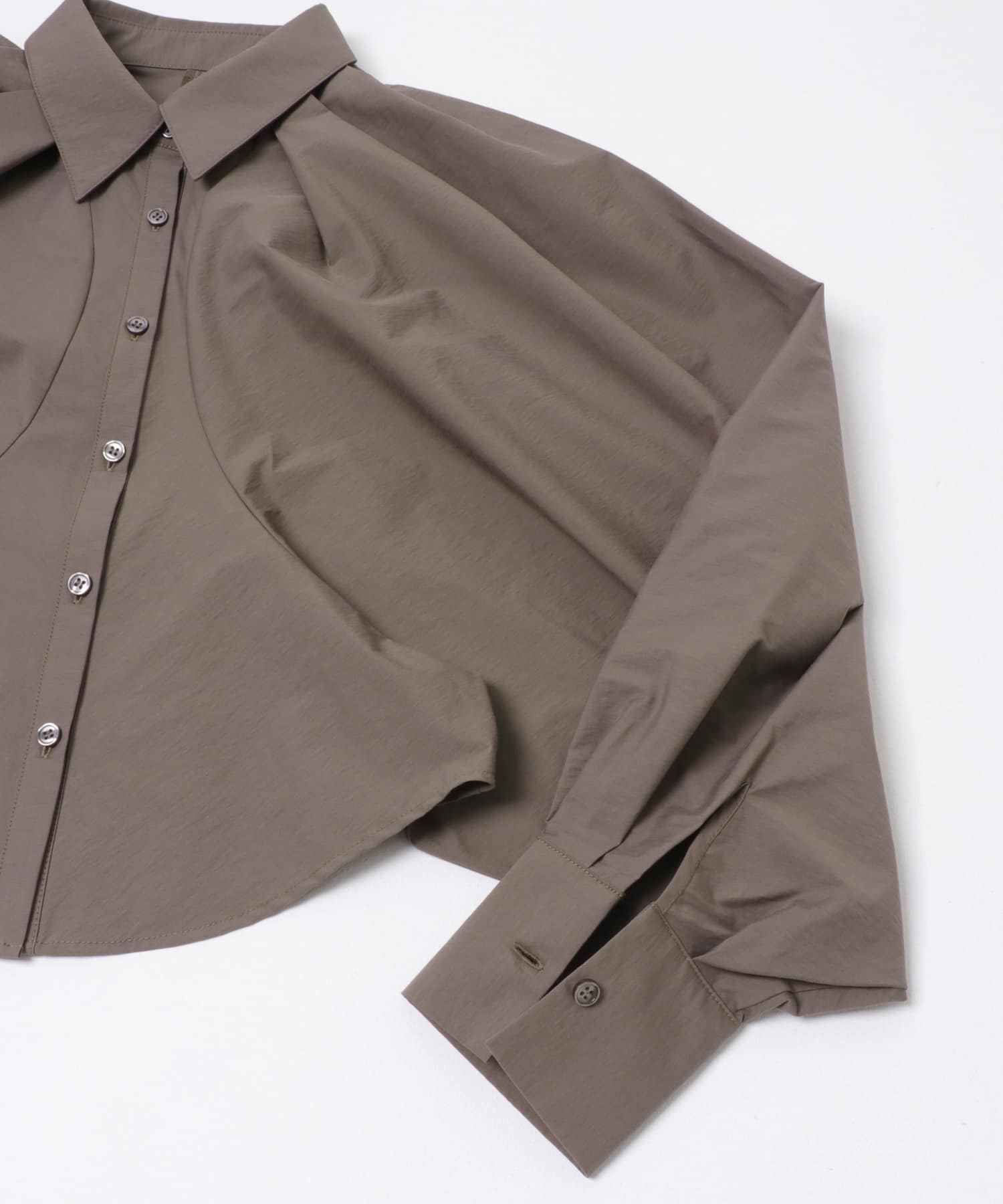 ボリュームスリーブクロップドシャツ OLIVEBROWN One