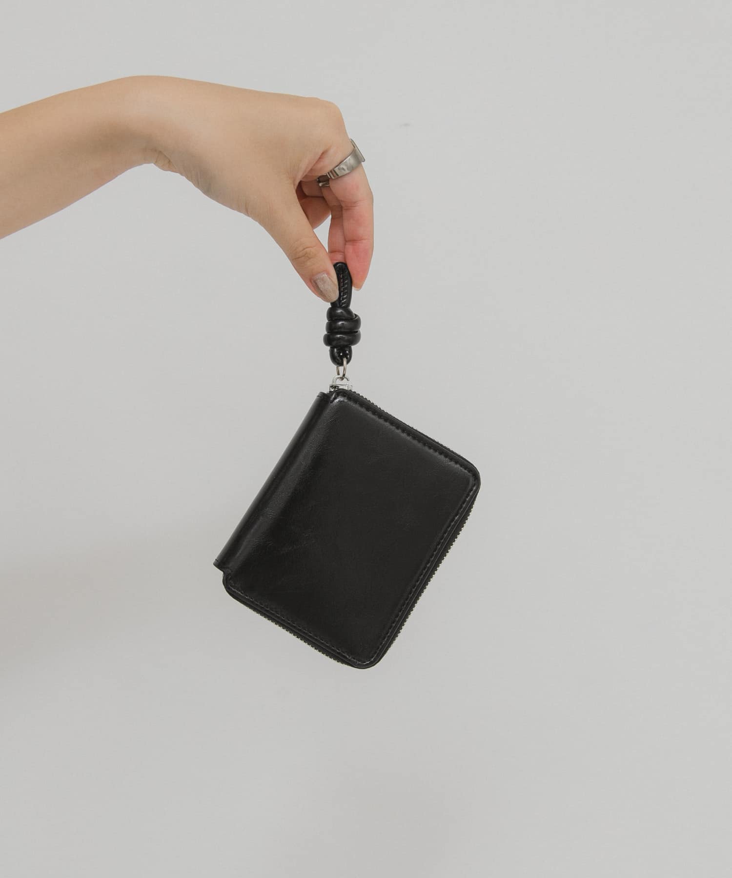 カラビナ付きスリムウォレット BLACK One
