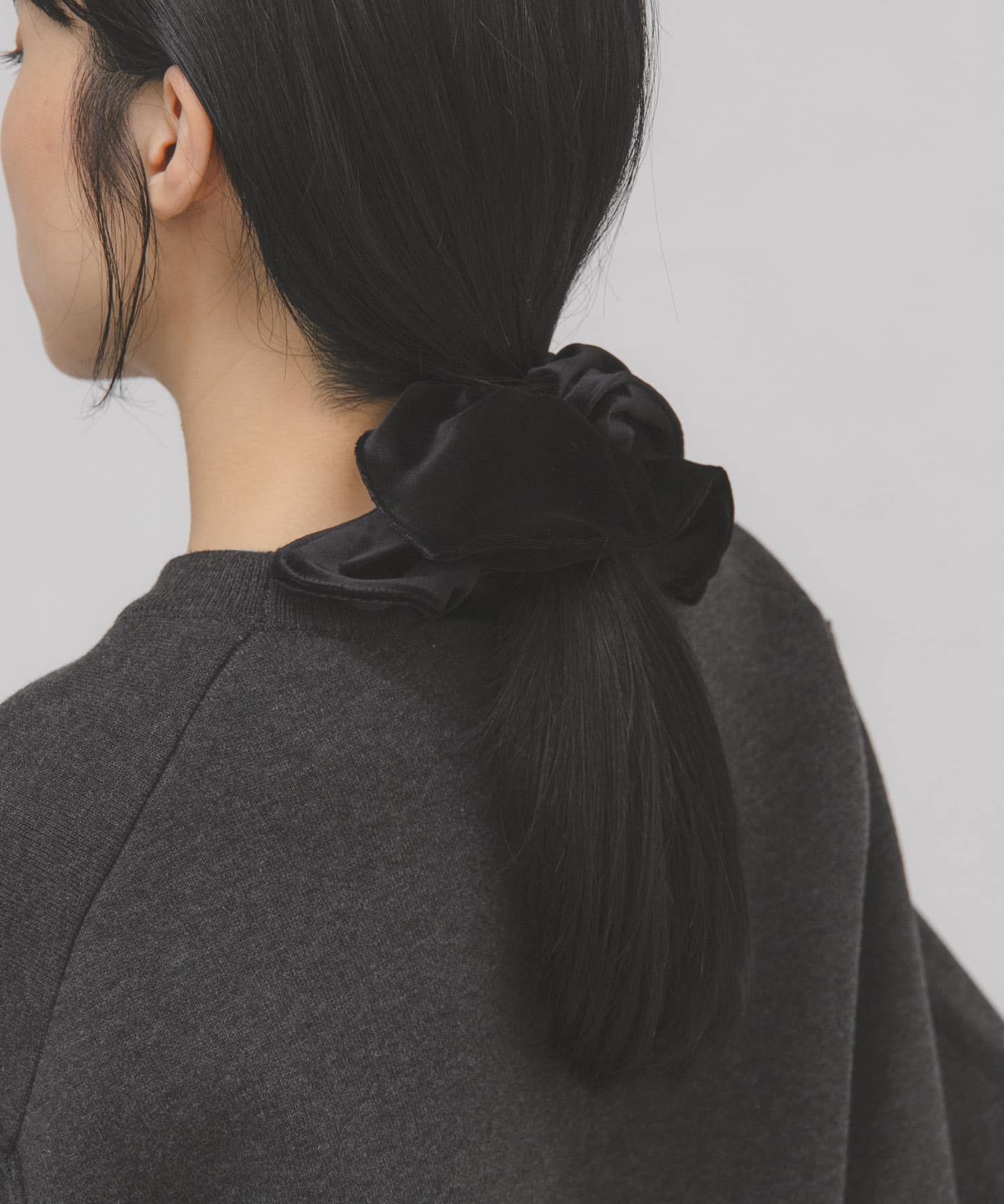 スクエアベロアシュシュ BLACK One
