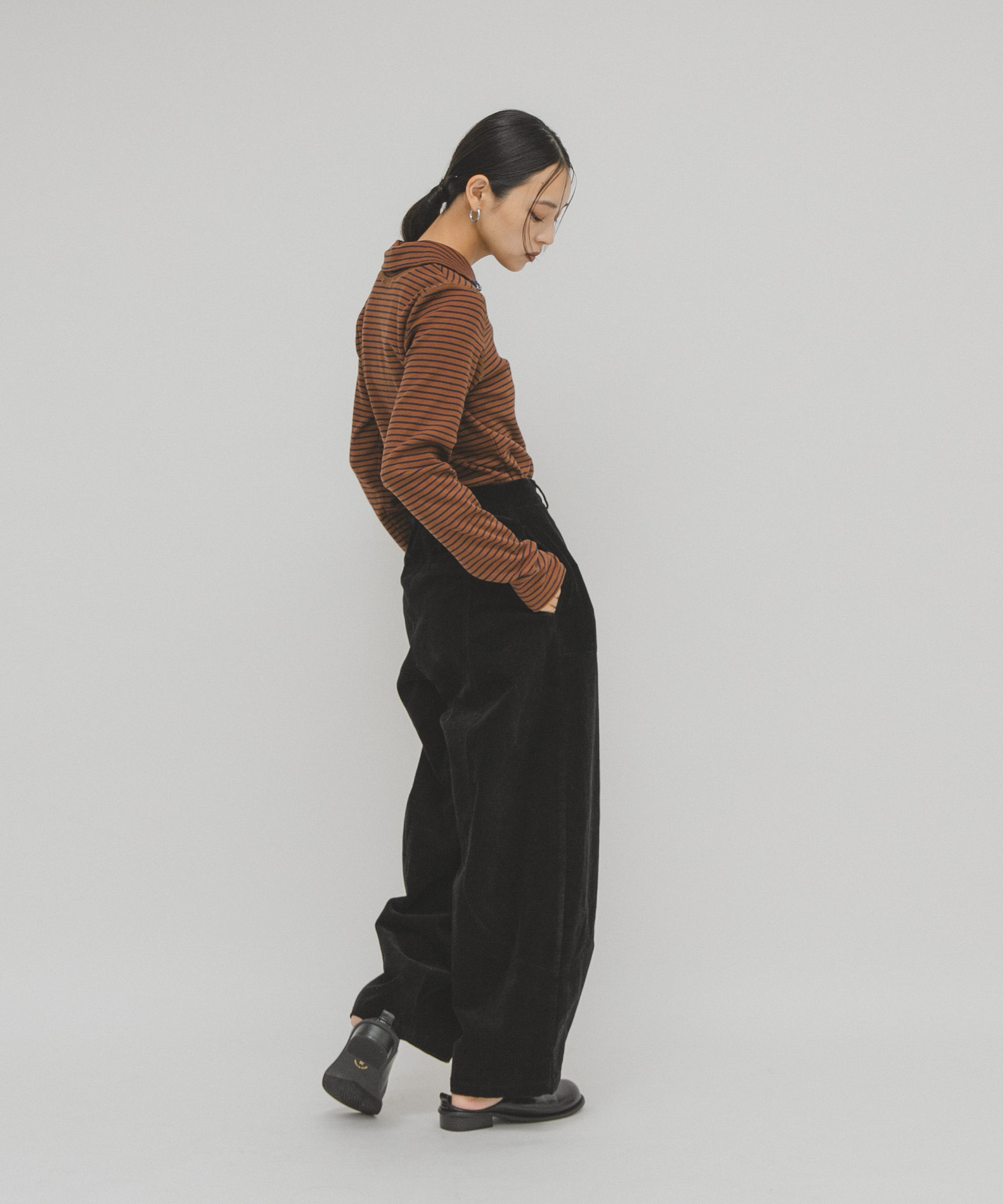 BROWN×NVY