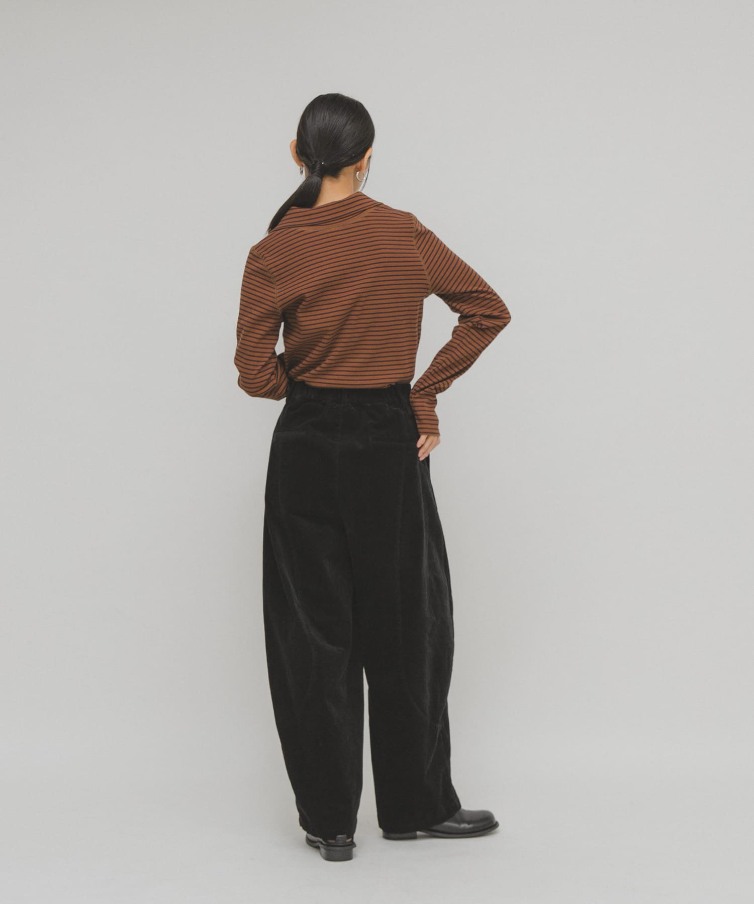 BROWN×NVY