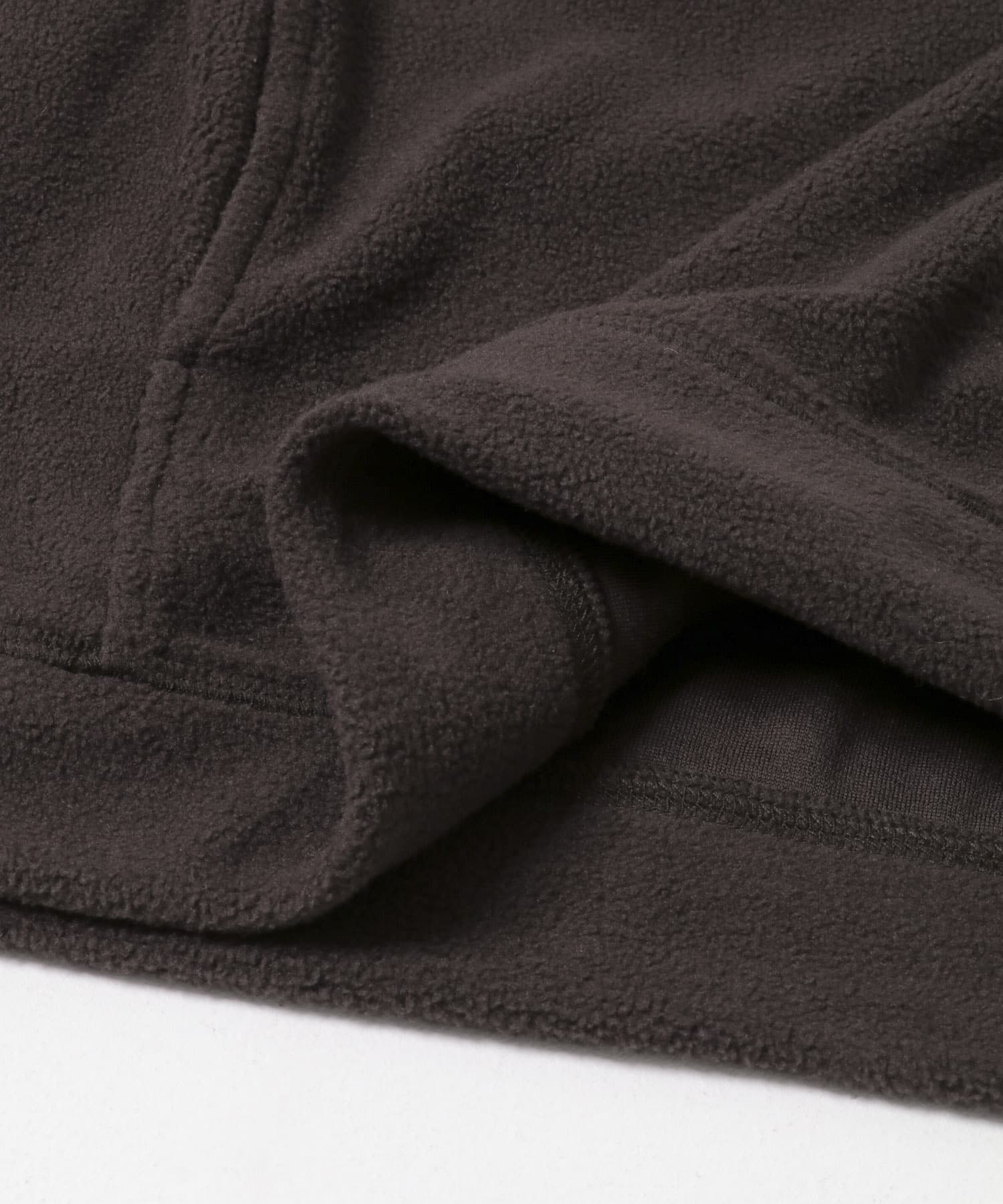 ハーフスナップフリースプルオーバー D.BROWN One