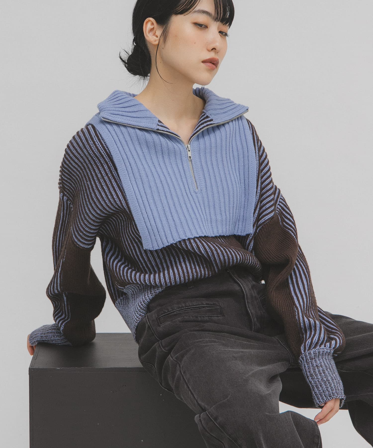 レイヤードハーフZIPニット